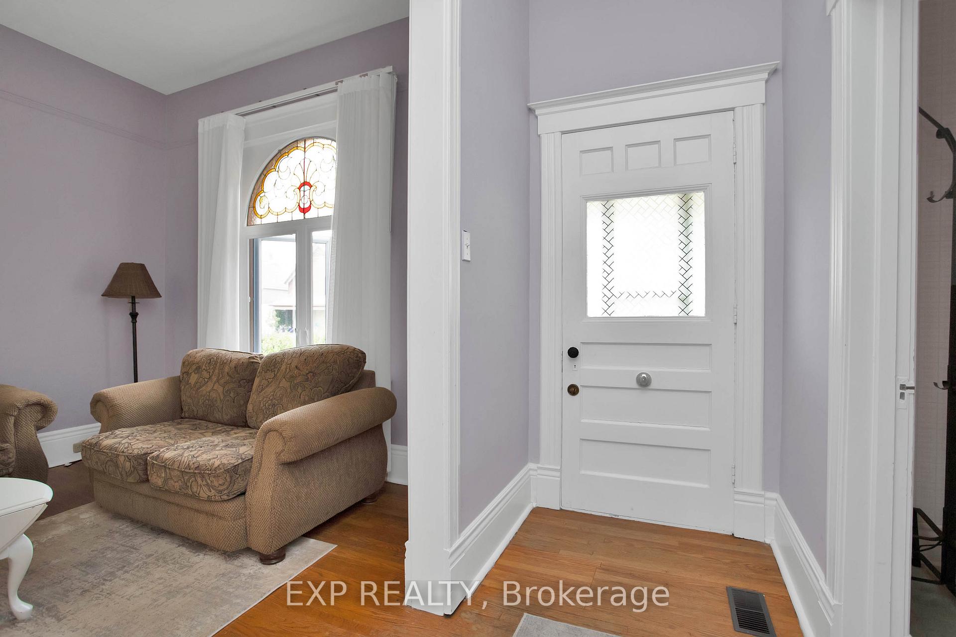 Photo 4 of 52 Chester Street, St. Thomas — HOMEH