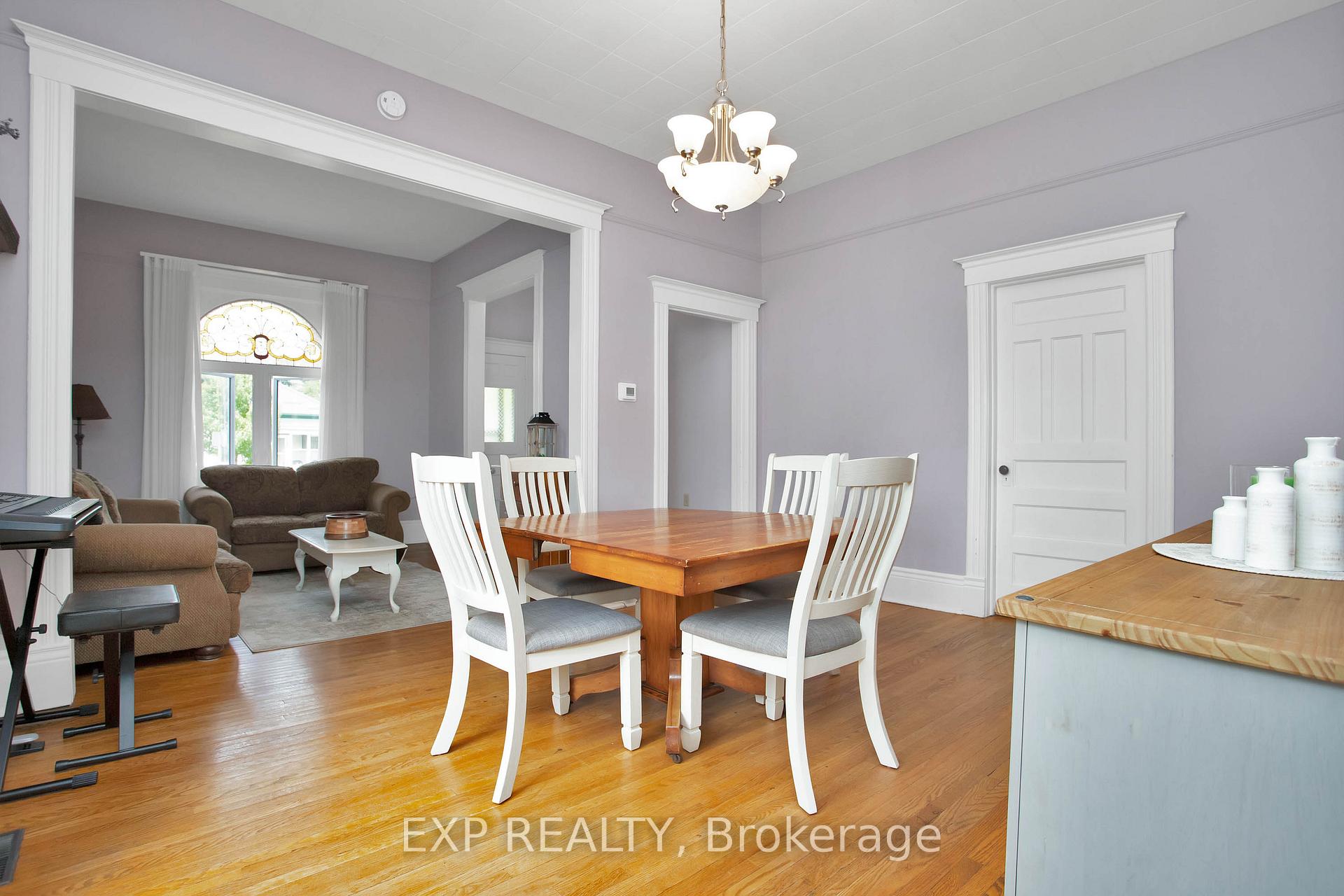 Photo 10 of 52 Chester Street, St. Thomas — HOMEH