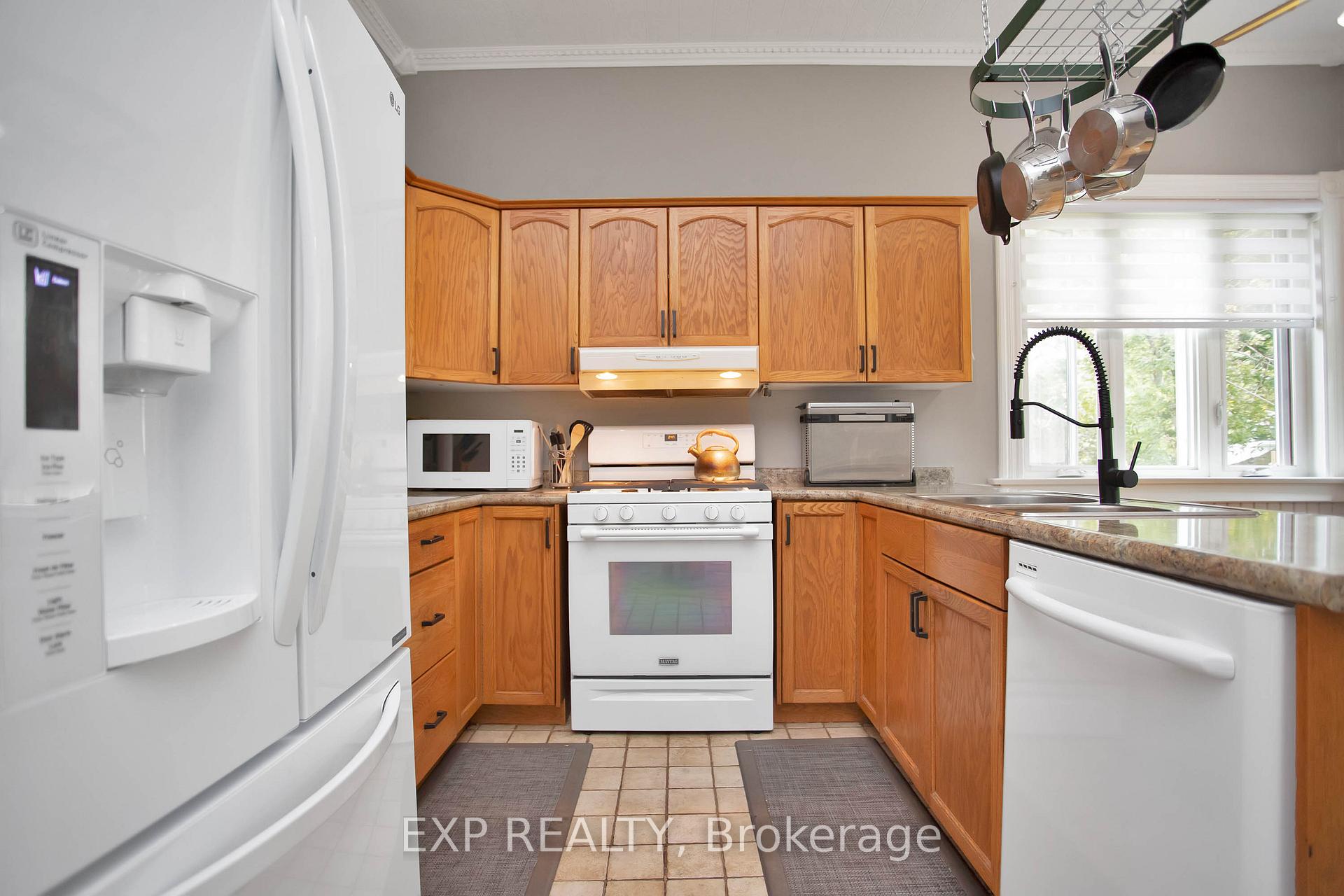 Photo 15 of 52 Chester Street, St. Thomas — HOMEH