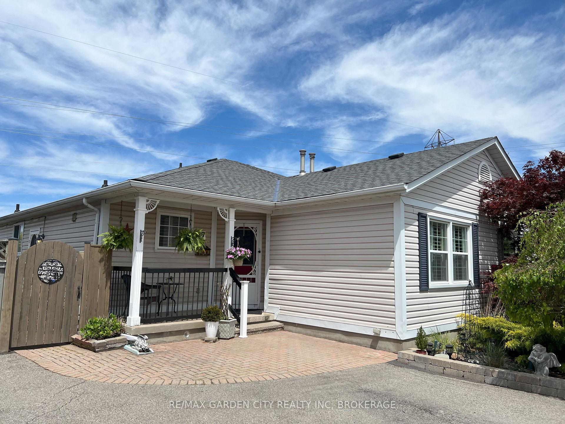 Photo 1 of 7 Fox Trail Drive, St. Catharines, Rykert/Vansickle — HOMEH
