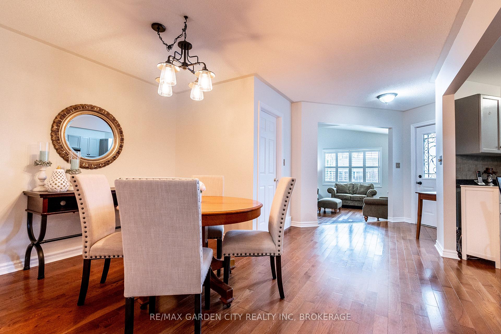 Photo 5 of 7 Fox Trail Drive, St. Catharines, Rykert/Vansickle — HOMEH