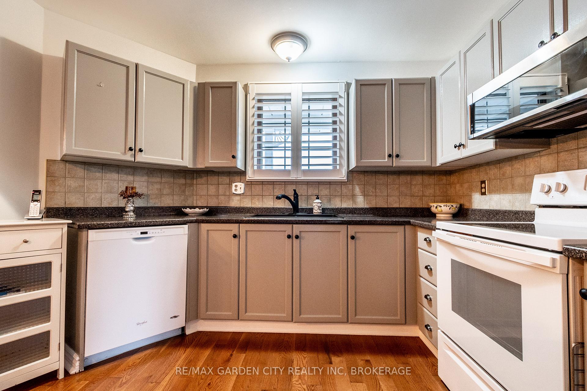 Photo 9 of 7 Fox Trail Drive, St. Catharines, Rykert/Vansickle — HOMEH