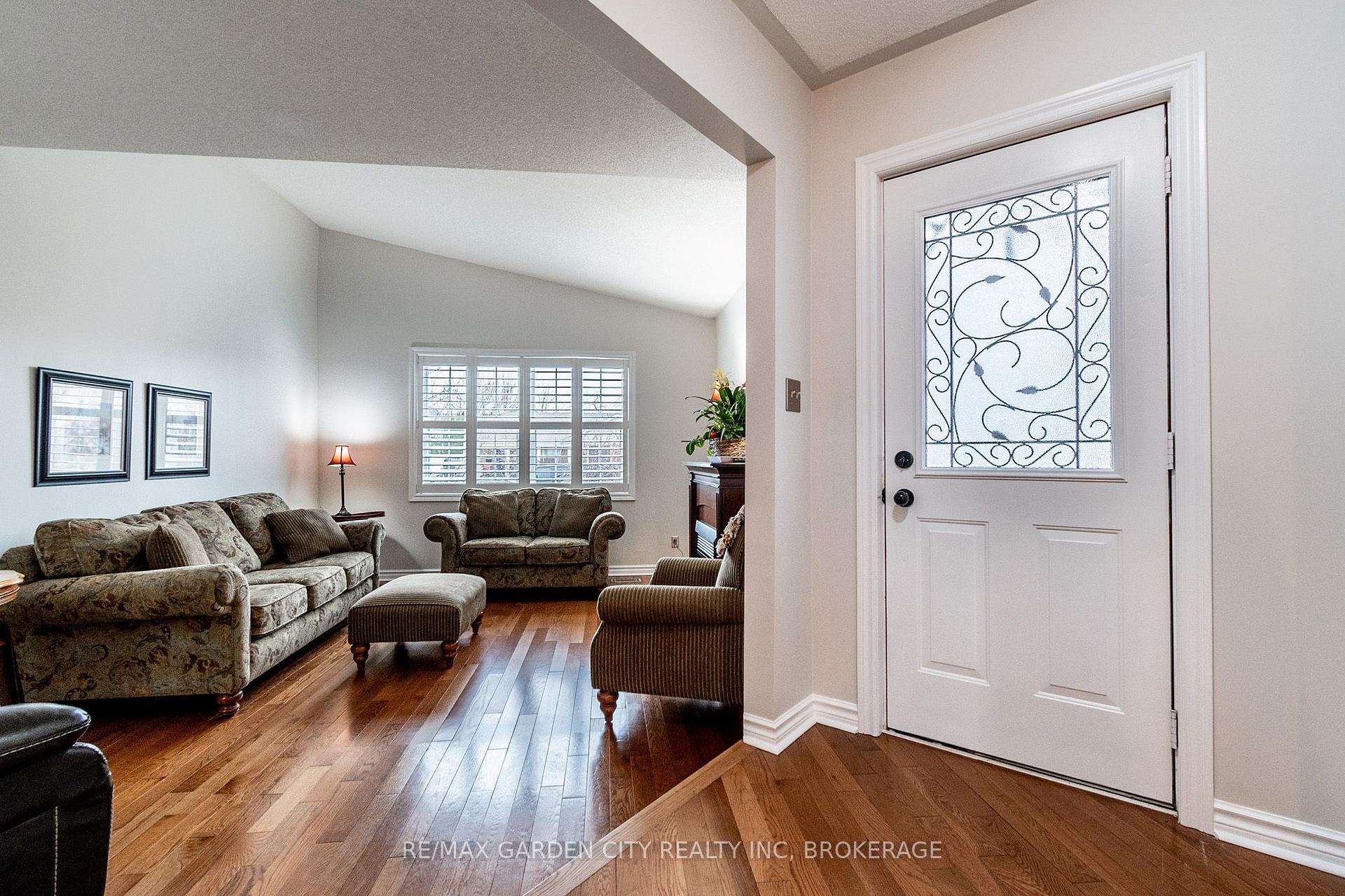 Photo 18 of 7 Fox Trail Drive, St. Catharines, Rykert/Vansickle — HOMEH