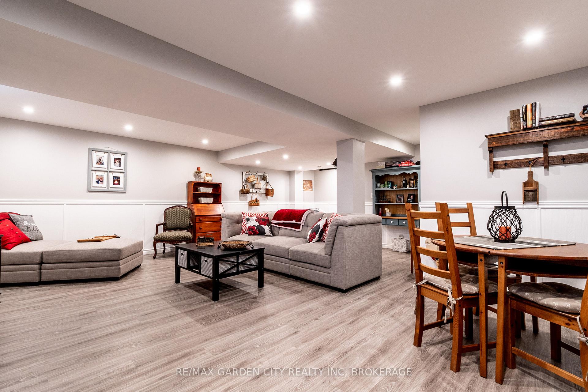 Photo 24 of 7 Fox Trail Drive, St. Catharines, Rykert/Vansickle — HOMEH