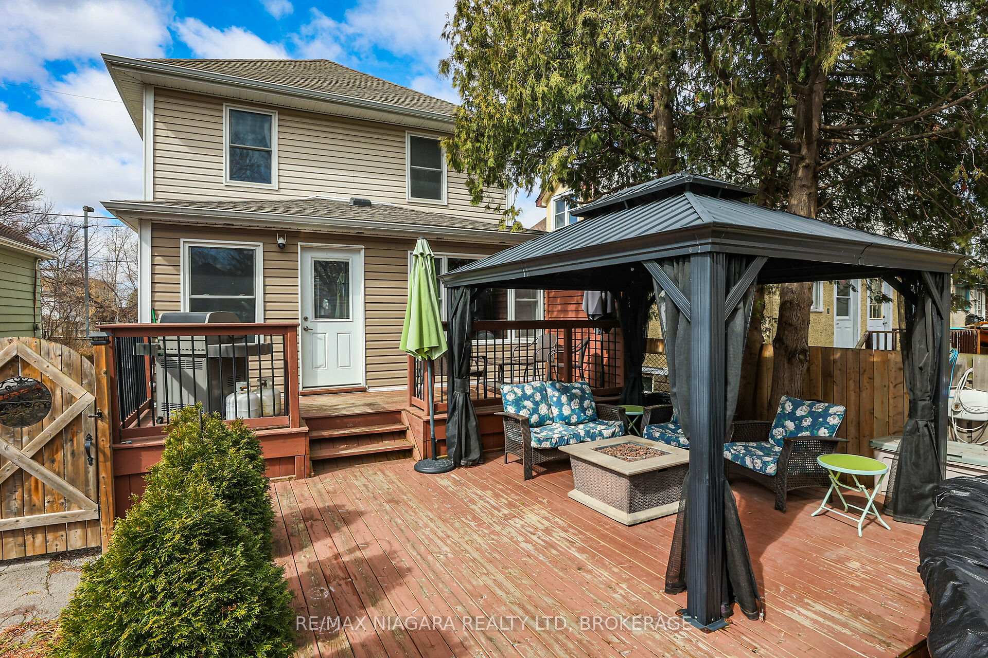 Photo 3 of 6 Ida Street, St. Catharines, E. Chester — HOMEH