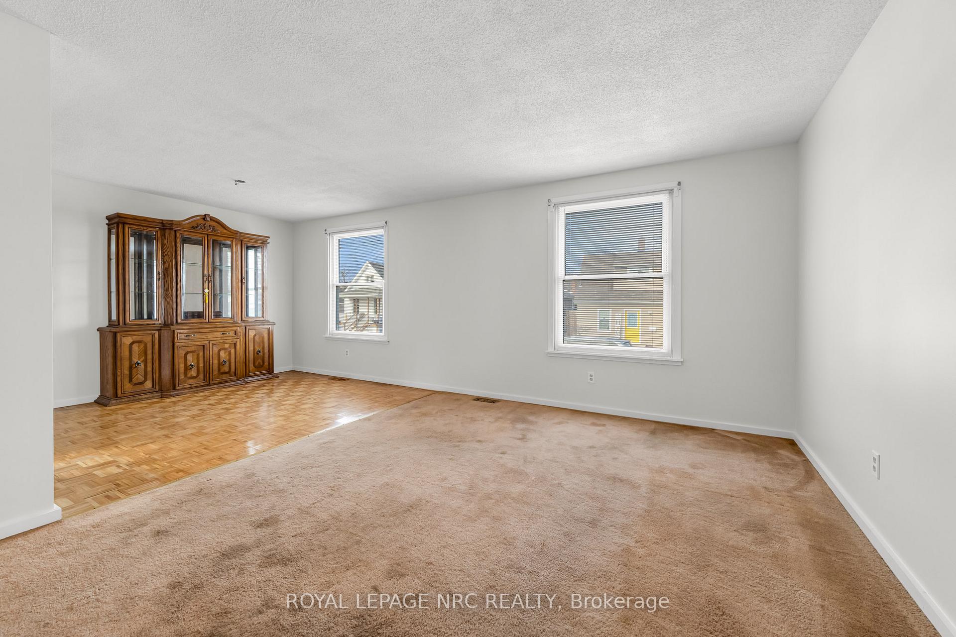 Photo 7 of 52 St George Street, St. Catharines, Facer — HOMEH