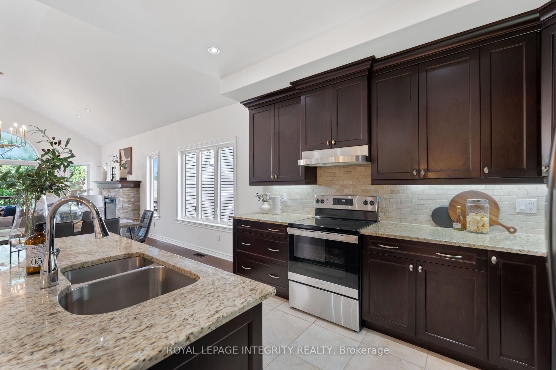 Photo 9 of 449 Landswood Way, Ottawa, Stittsville (South) — HOMEH