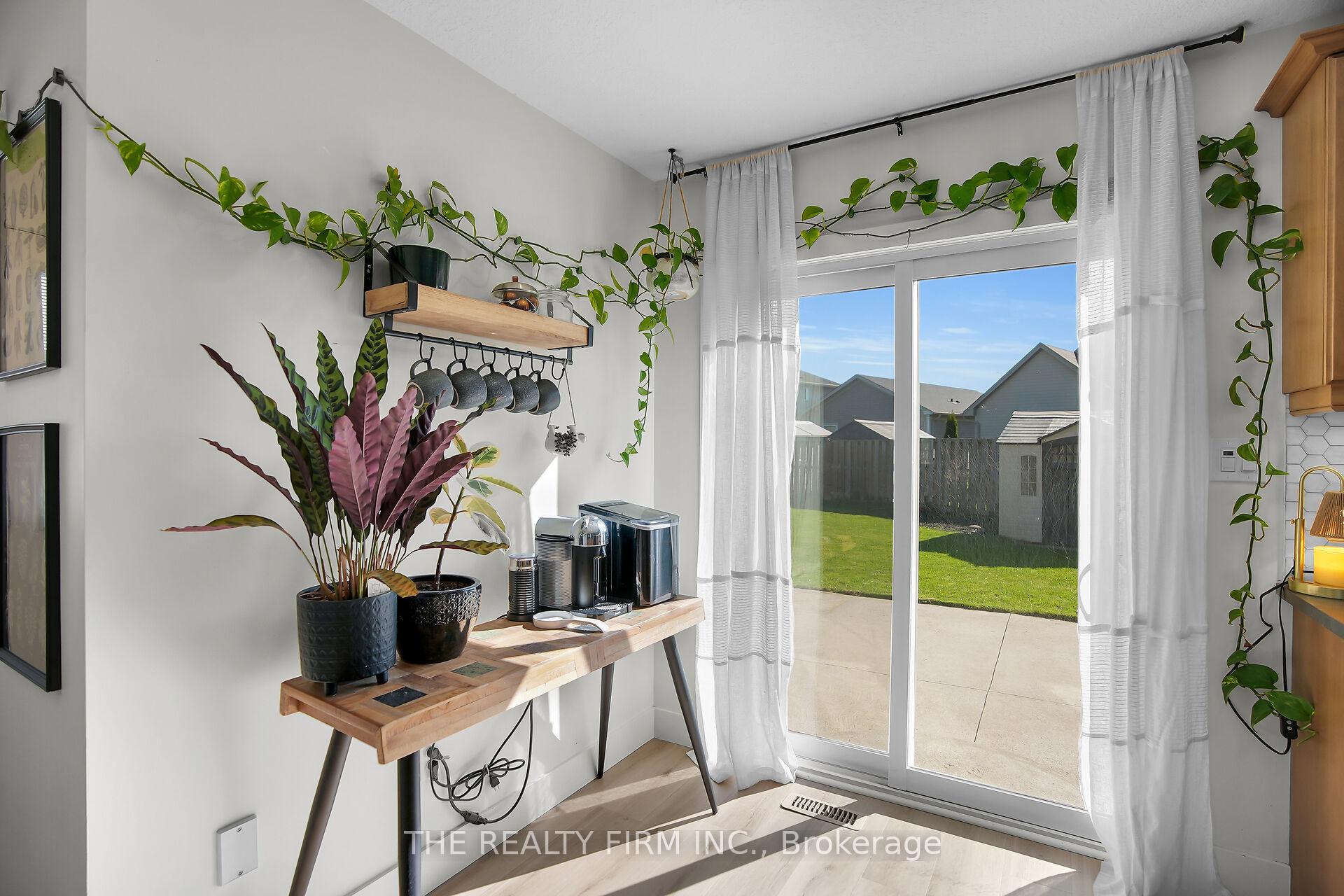 Photo 8 of 11 Cardinal Court, St. Thomas — HOMEH