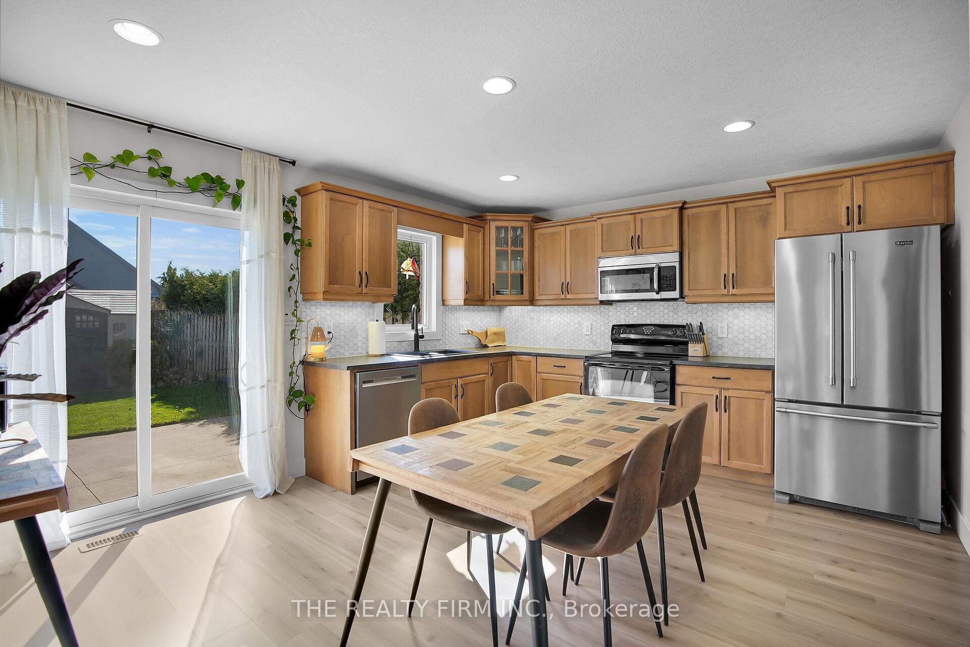 Photo 9 of 11 Cardinal Court, St. Thomas — HOMEH