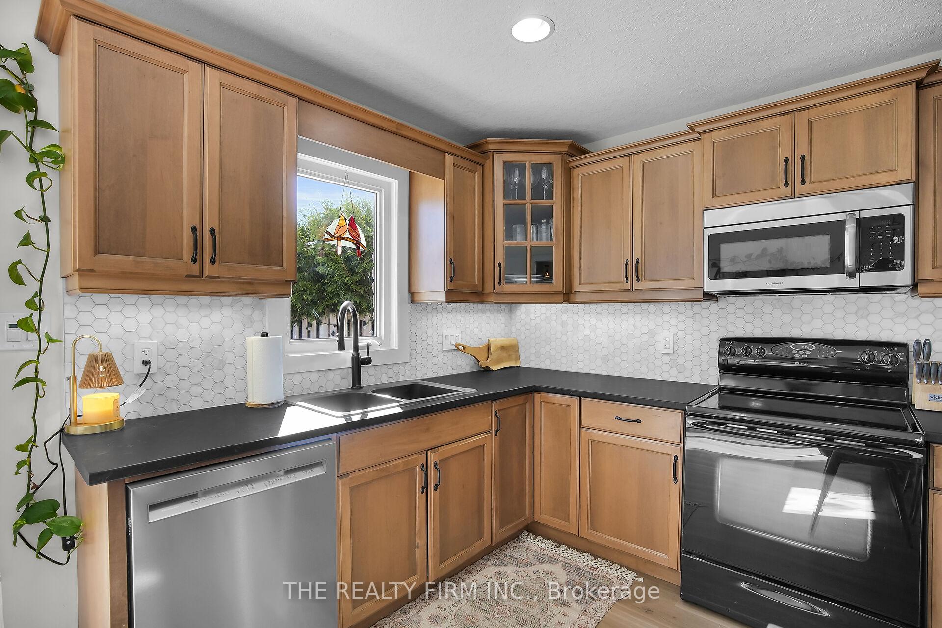 Photo 10 of 11 Cardinal Court, St. Thomas — HOMEH