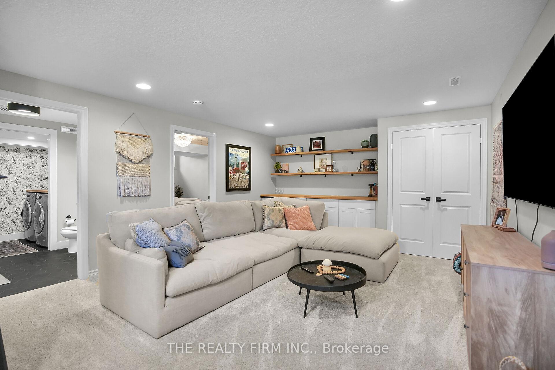 Photo 18 of 11 Cardinal Court, St. Thomas — HOMEH