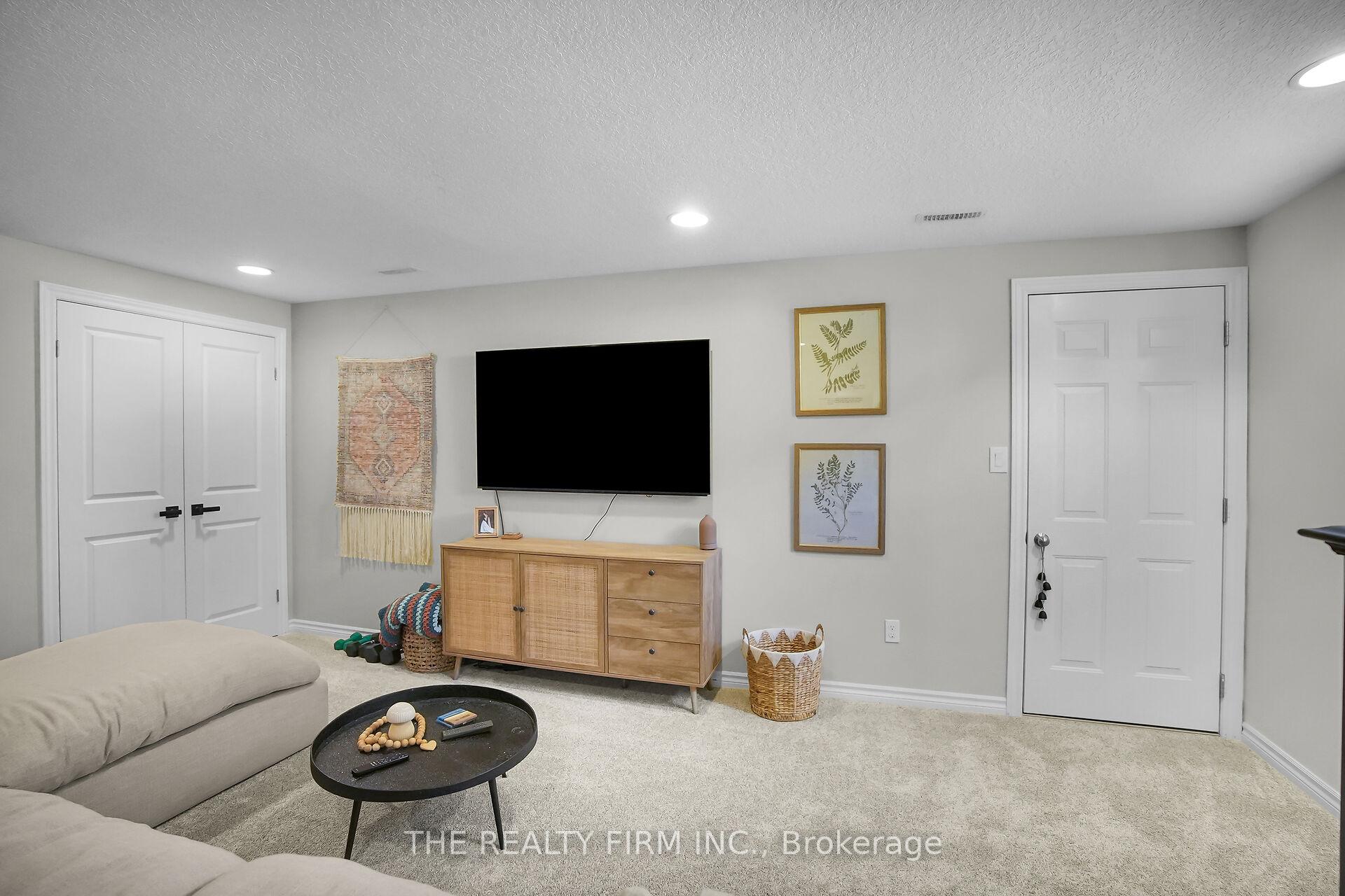 Photo 19 of 11 Cardinal Court, St. Thomas — HOMEH