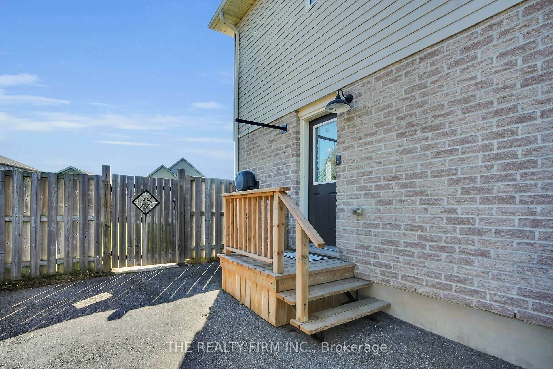 Photo 31 of 11 Cardinal Court, St. Thomas — HOMEH