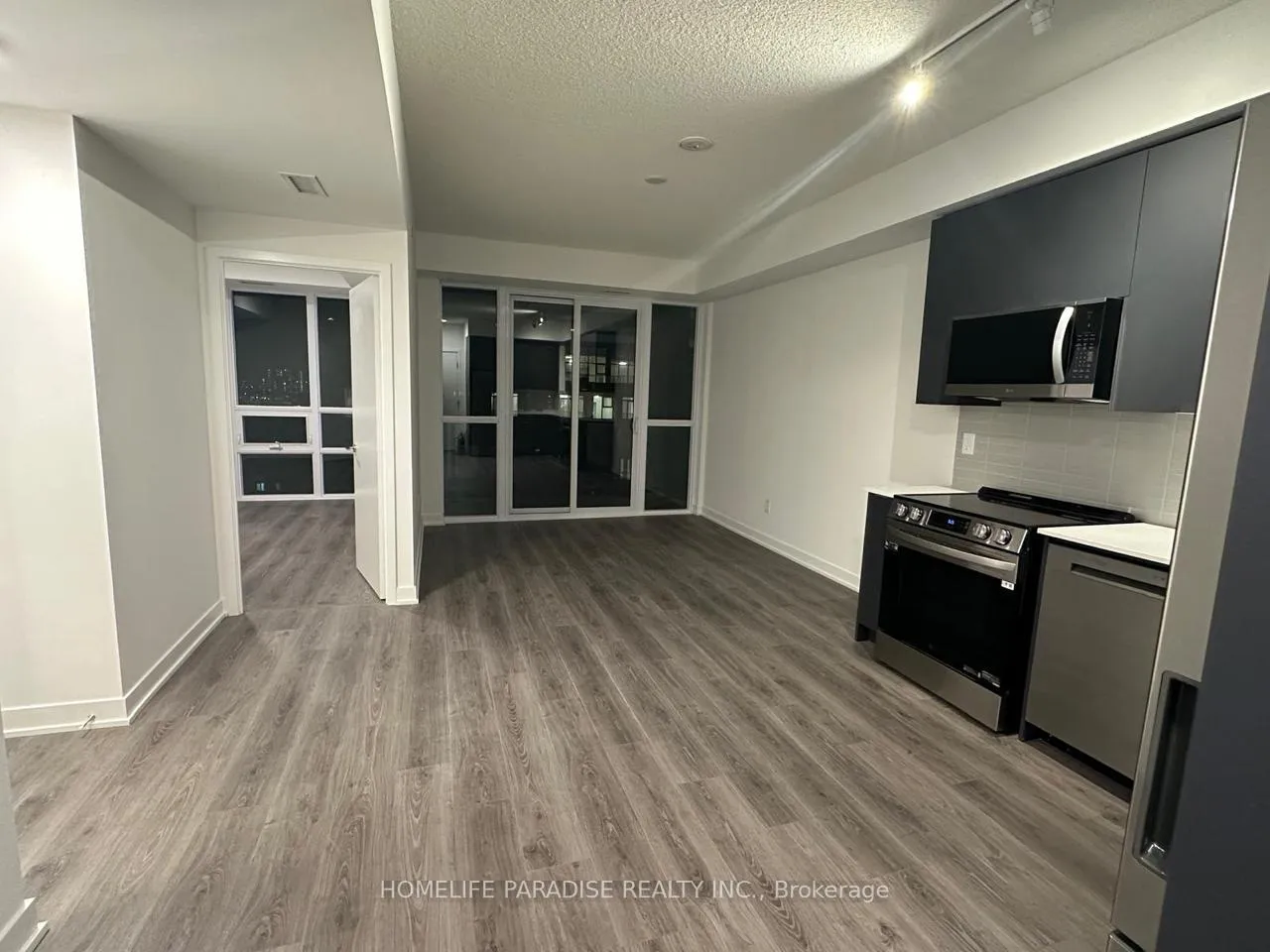Photo 4 of 225 Malta Avenue, Brampton, Fletcher's Creek South — HOMEH