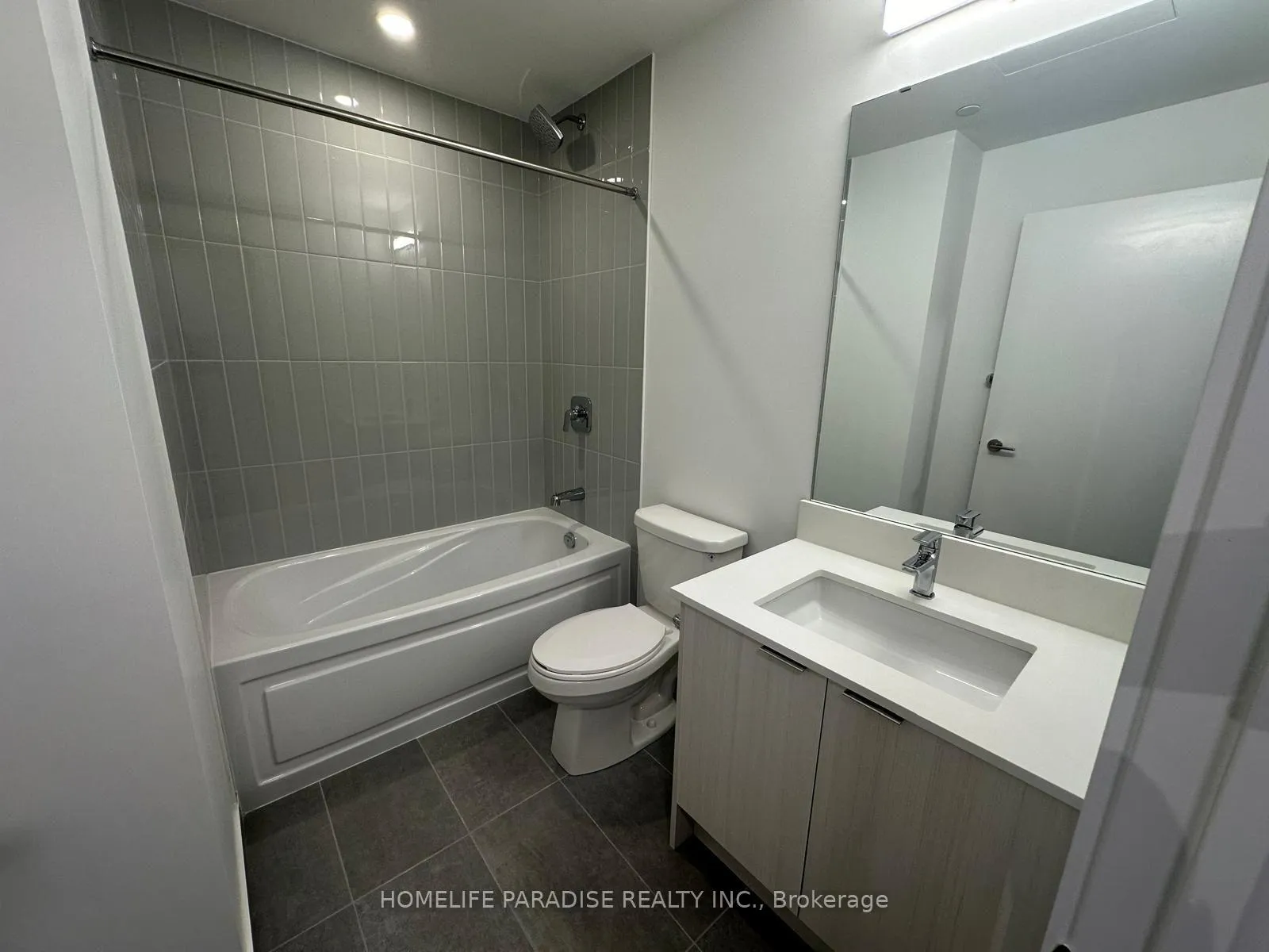 Photo 8 of 225 Malta Avenue, Brampton, Fletcher's Creek South — HOMEH