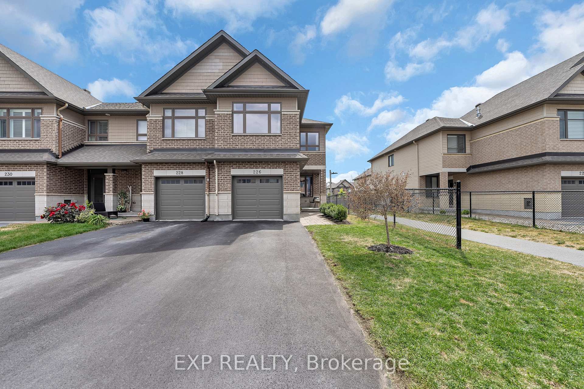 Photo 2 of 226 Purchase Crescent, Ottawa, Stittsville (South) — HOMEH