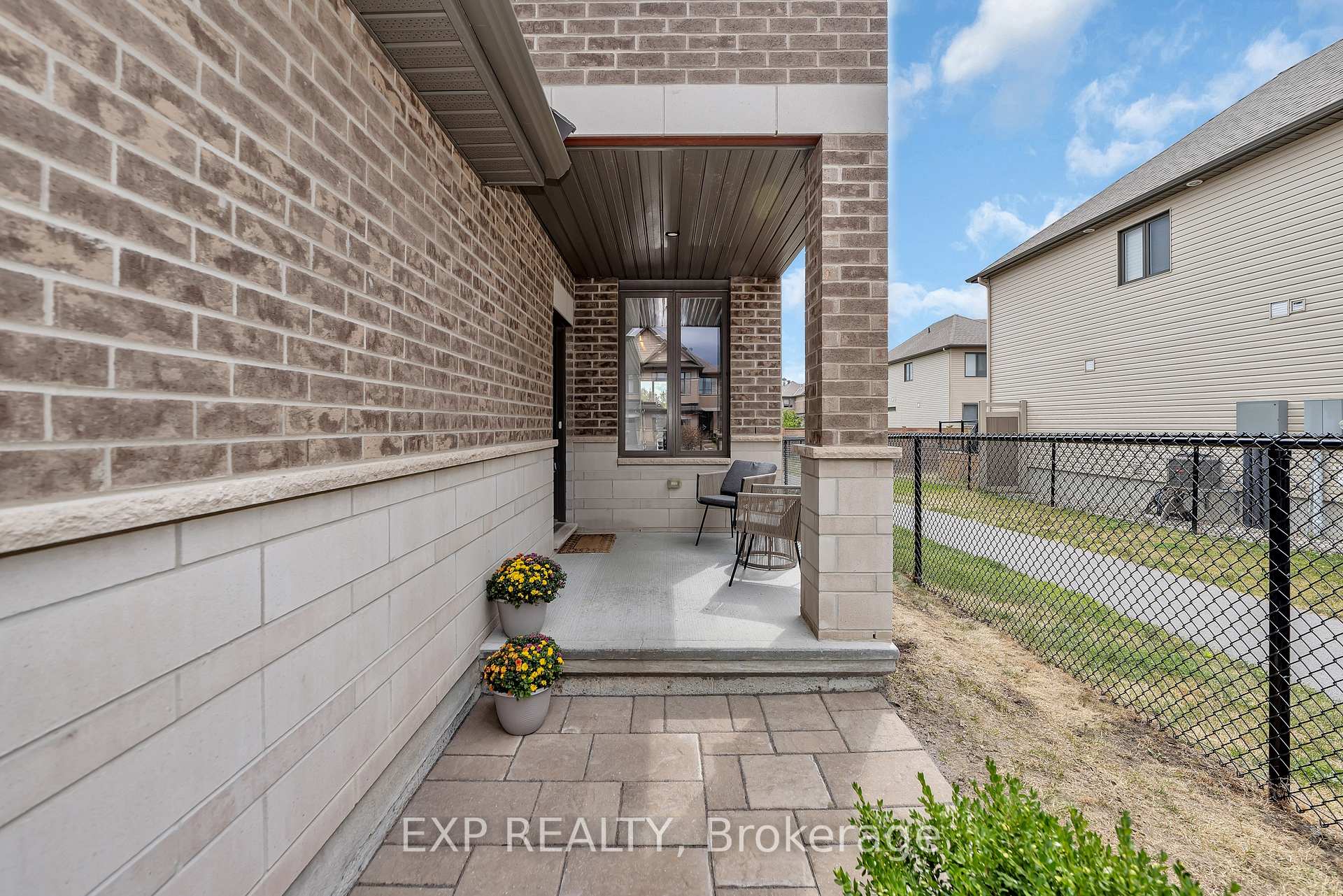 Photo 3 of 226 Purchase Crescent, Ottawa, Stittsville (South) — HOMEH
