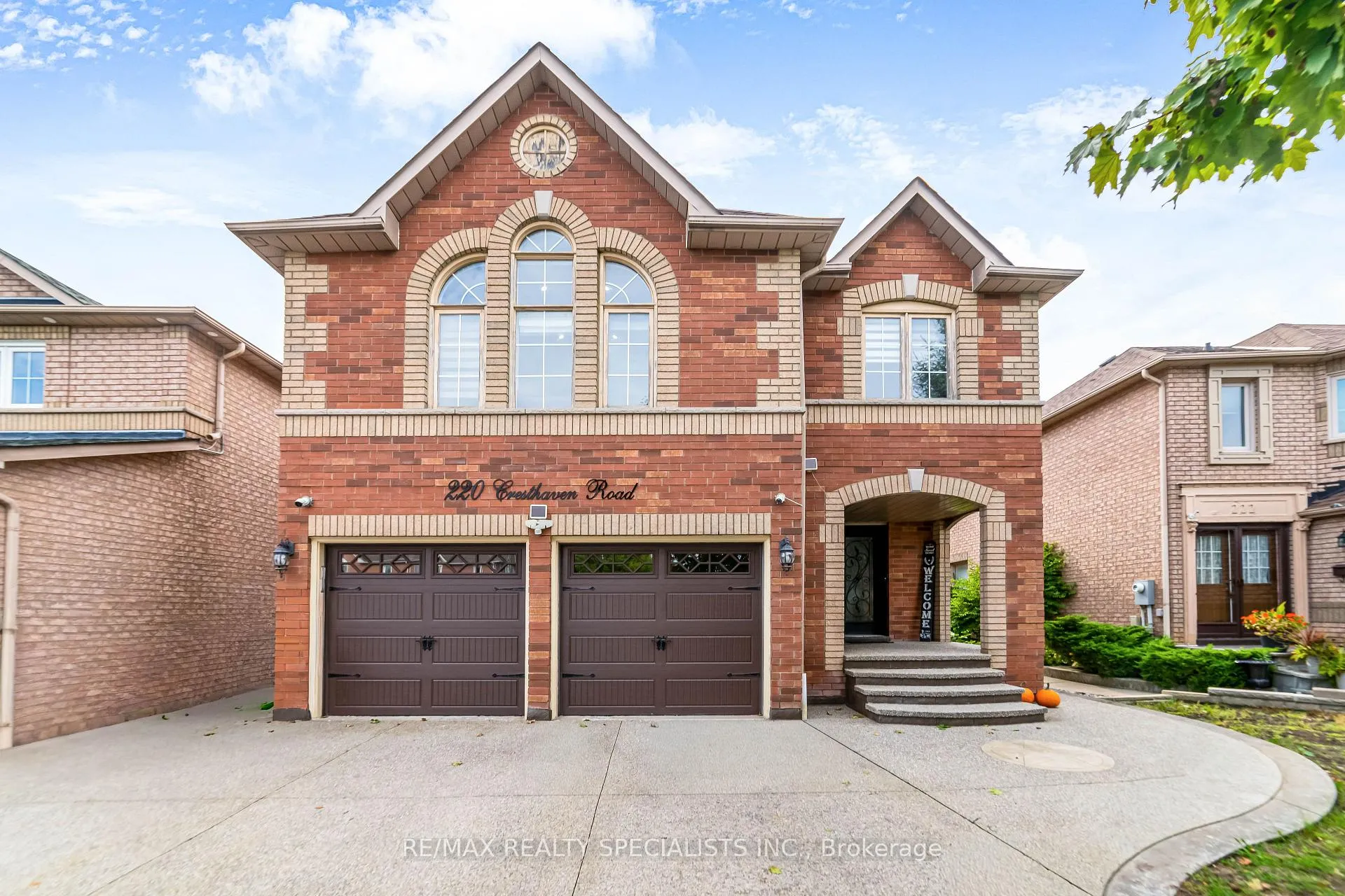 Photo 1 of 220 Cresthaven Road, Brampton, Snelgrove — HOMEH