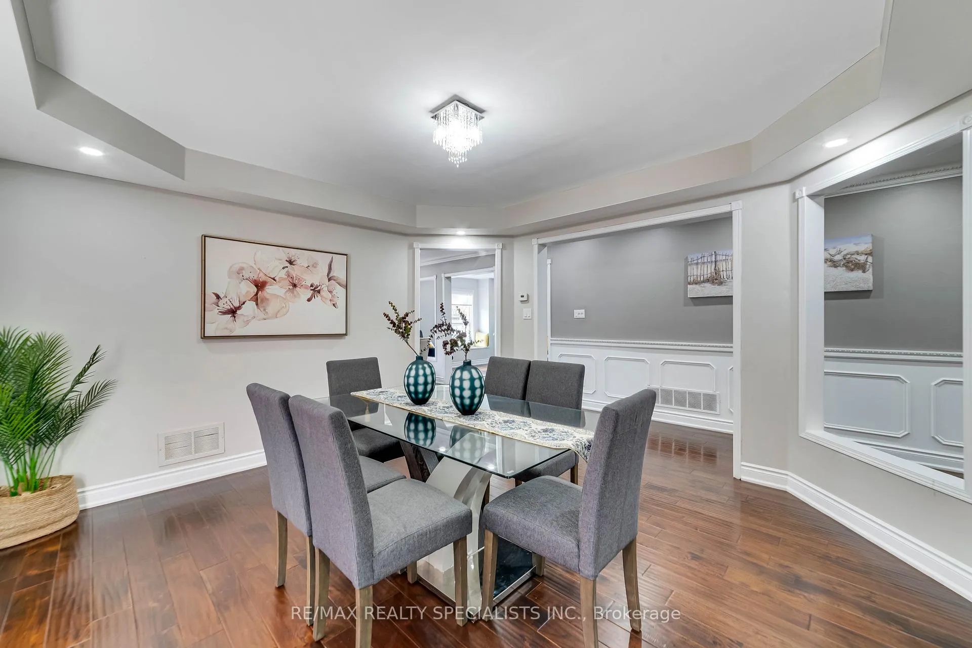 Photo 7 of 220 Cresthaven Road, Brampton, Snelgrove — HOMEH