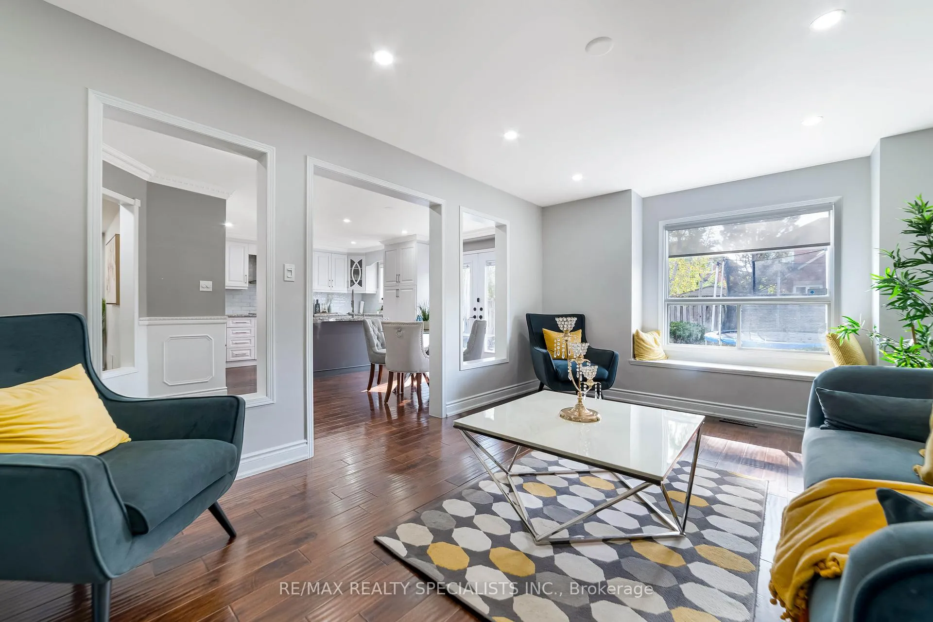 Photo 9 of 220 Cresthaven Road, Brampton, Snelgrove — HOMEH