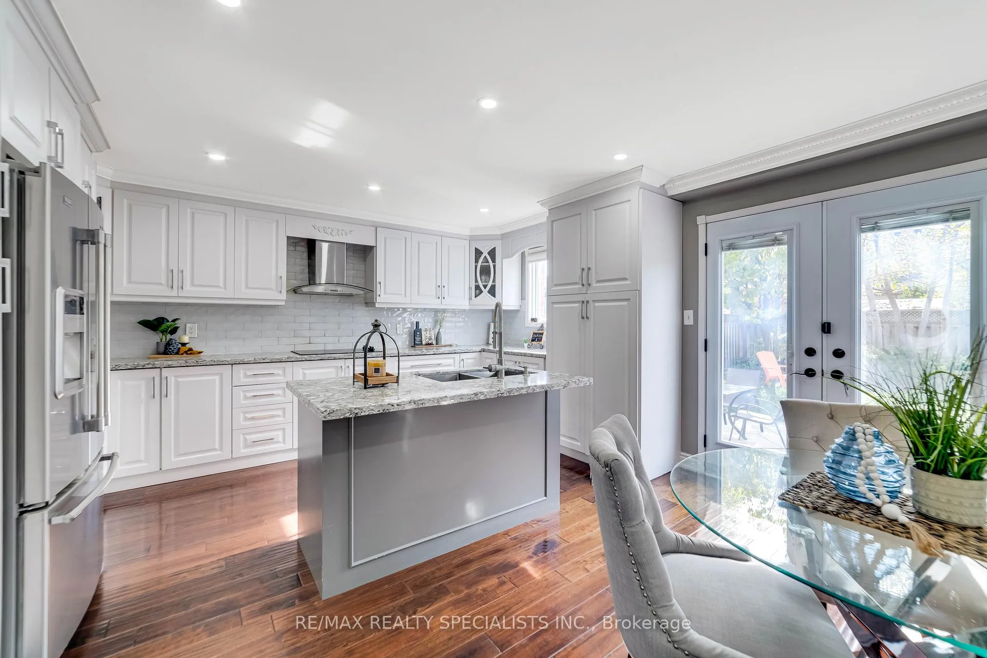 Photo 10 of 220 Cresthaven Road, Brampton, Snelgrove — HOMEH