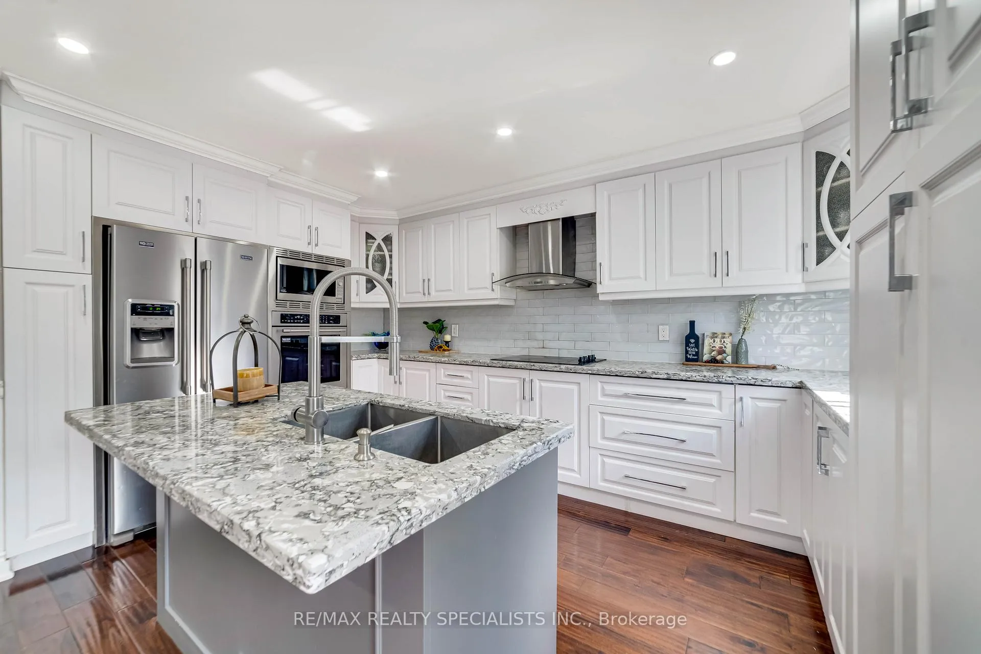 Photo 11 of 220 Cresthaven Road, Brampton, Snelgrove — HOMEH
