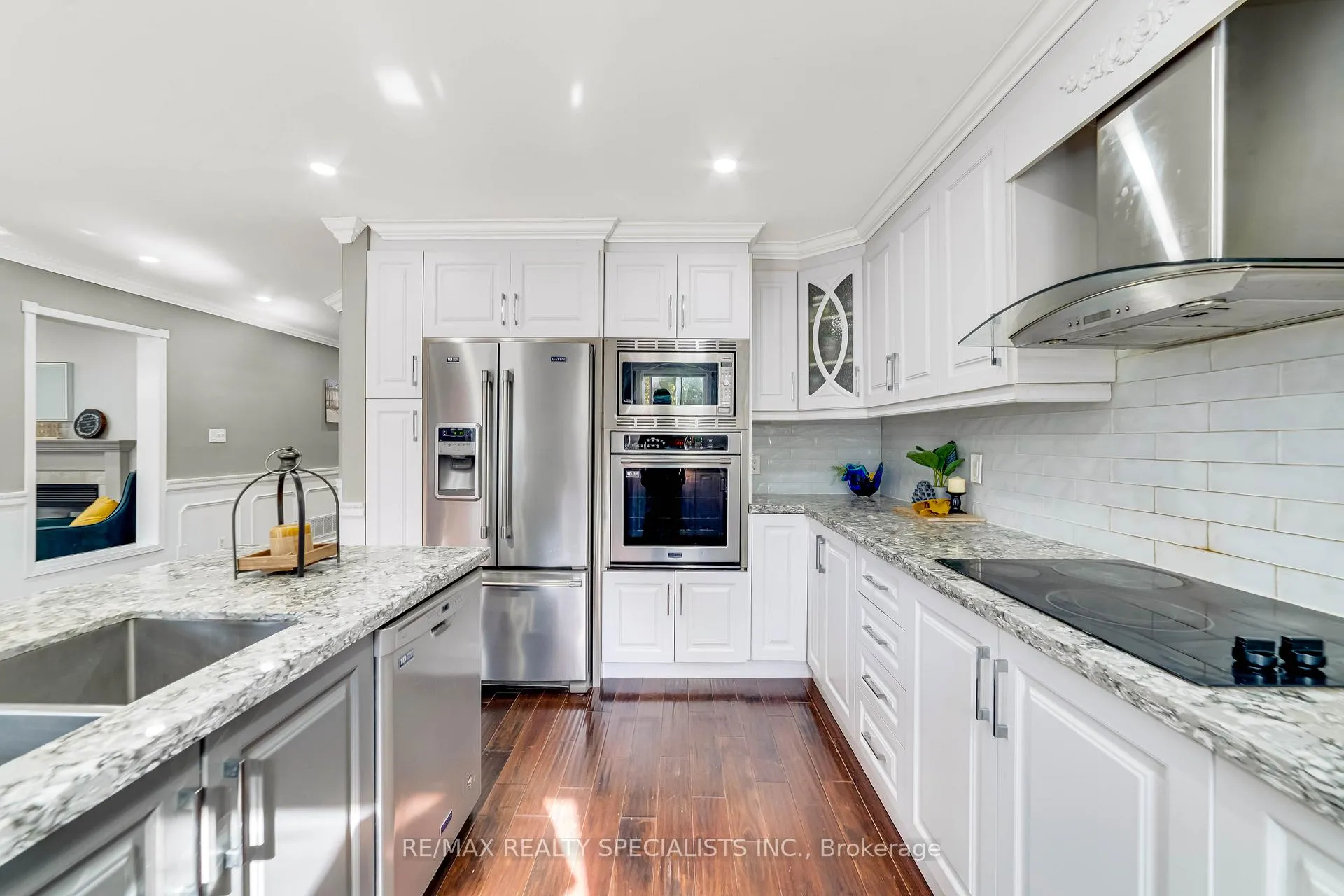 Photo 12 of 220 Cresthaven Road, Brampton, Snelgrove — HOMEH