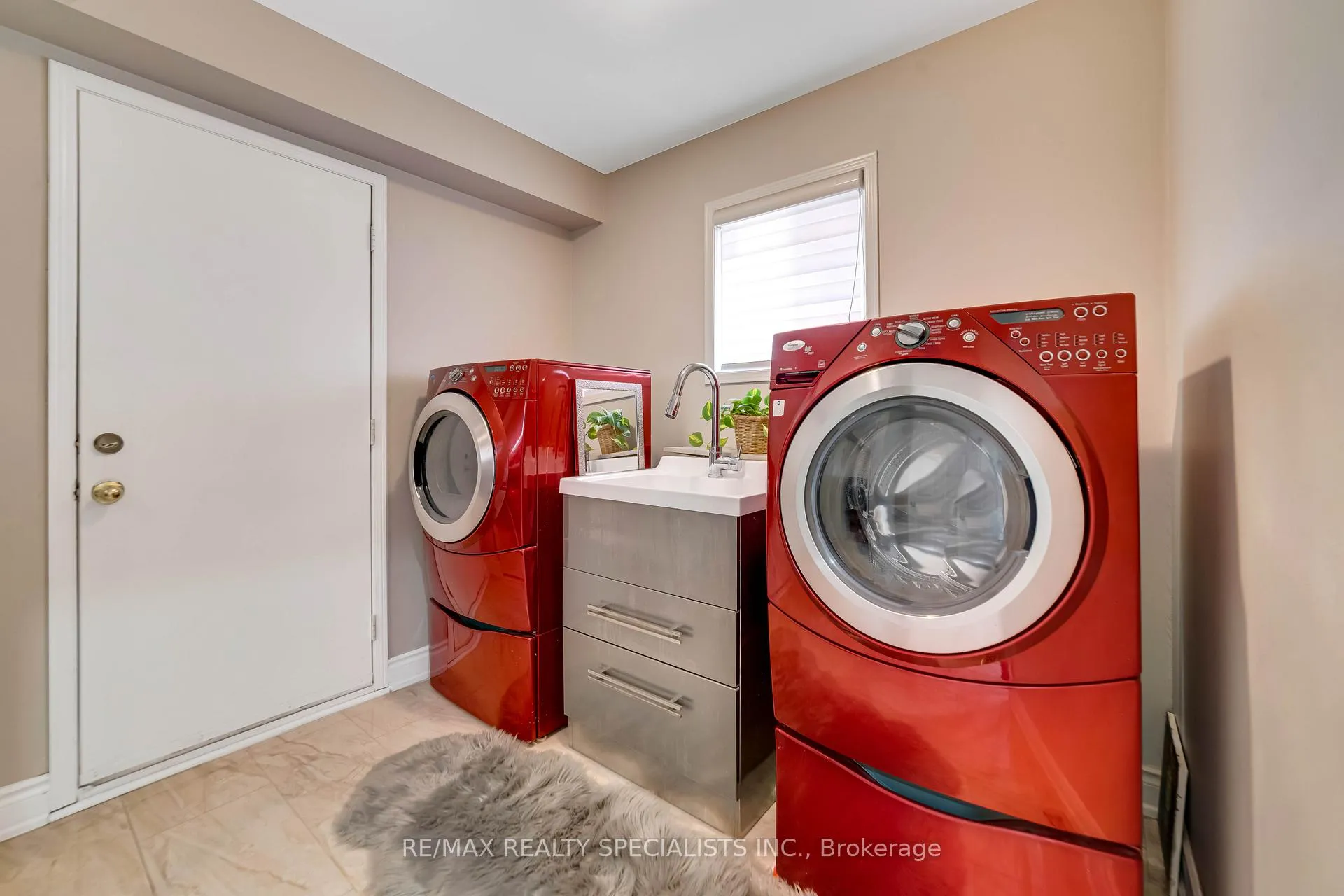 Photo 13 of 220 Cresthaven Road, Brampton, Snelgrove — HOMEH