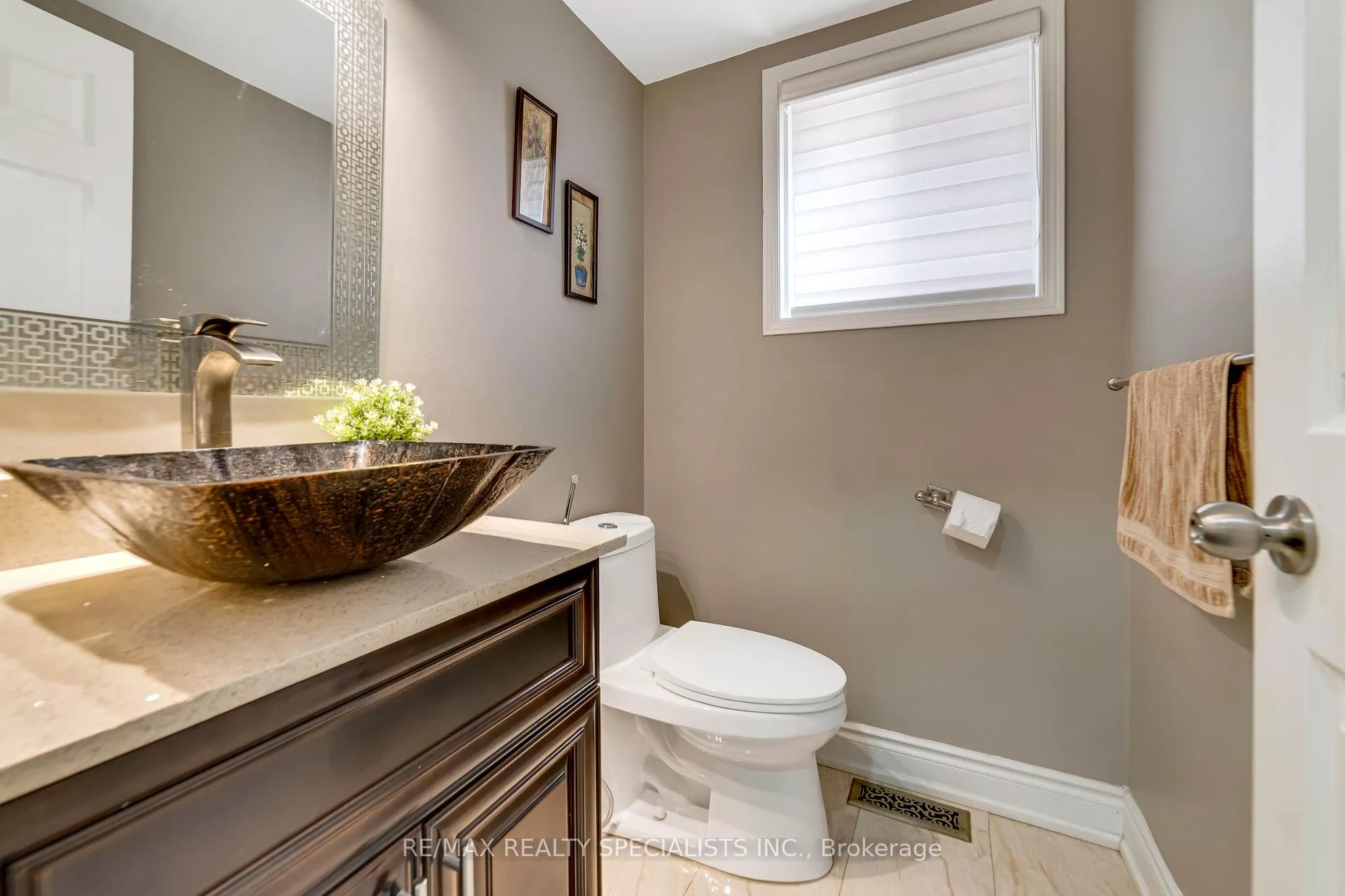 Photo 14 of 220 Cresthaven Road, Brampton, Snelgrove — HOMEH