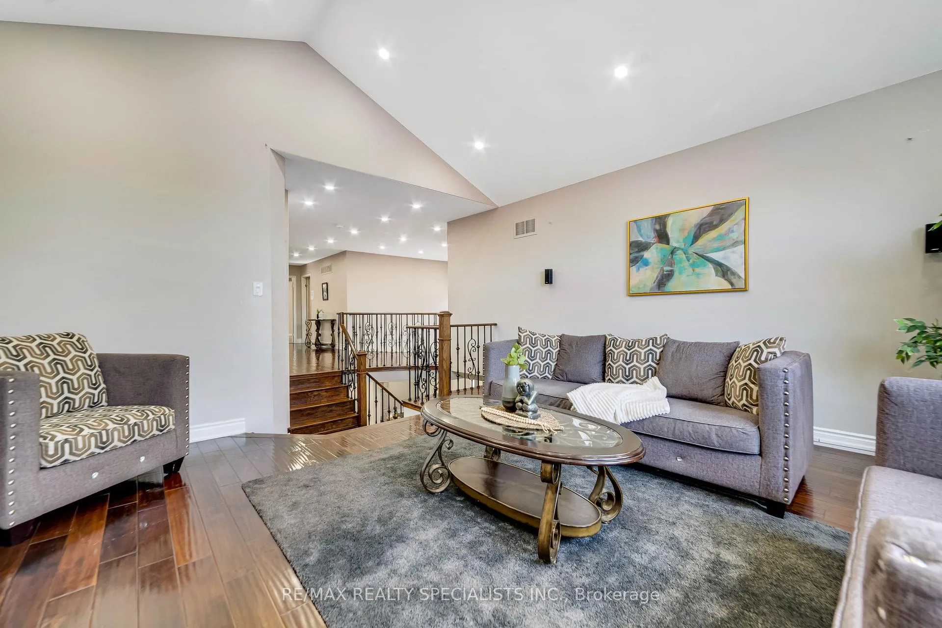 Photo 17 of 220 Cresthaven Road, Brampton, Snelgrove — HOMEH