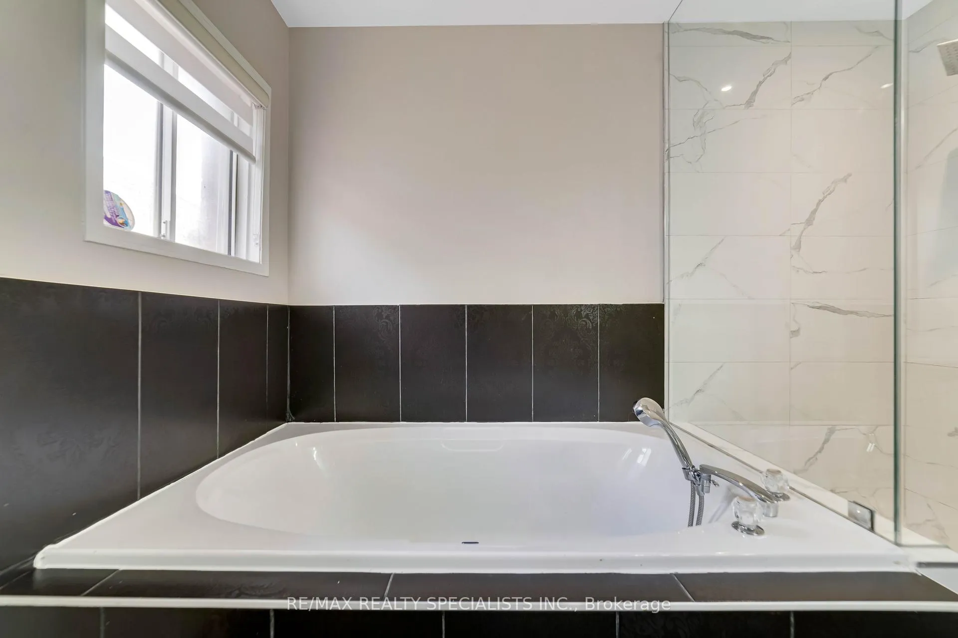 Photo 24 of 220 Cresthaven Road, Brampton, Snelgrove — HOMEH