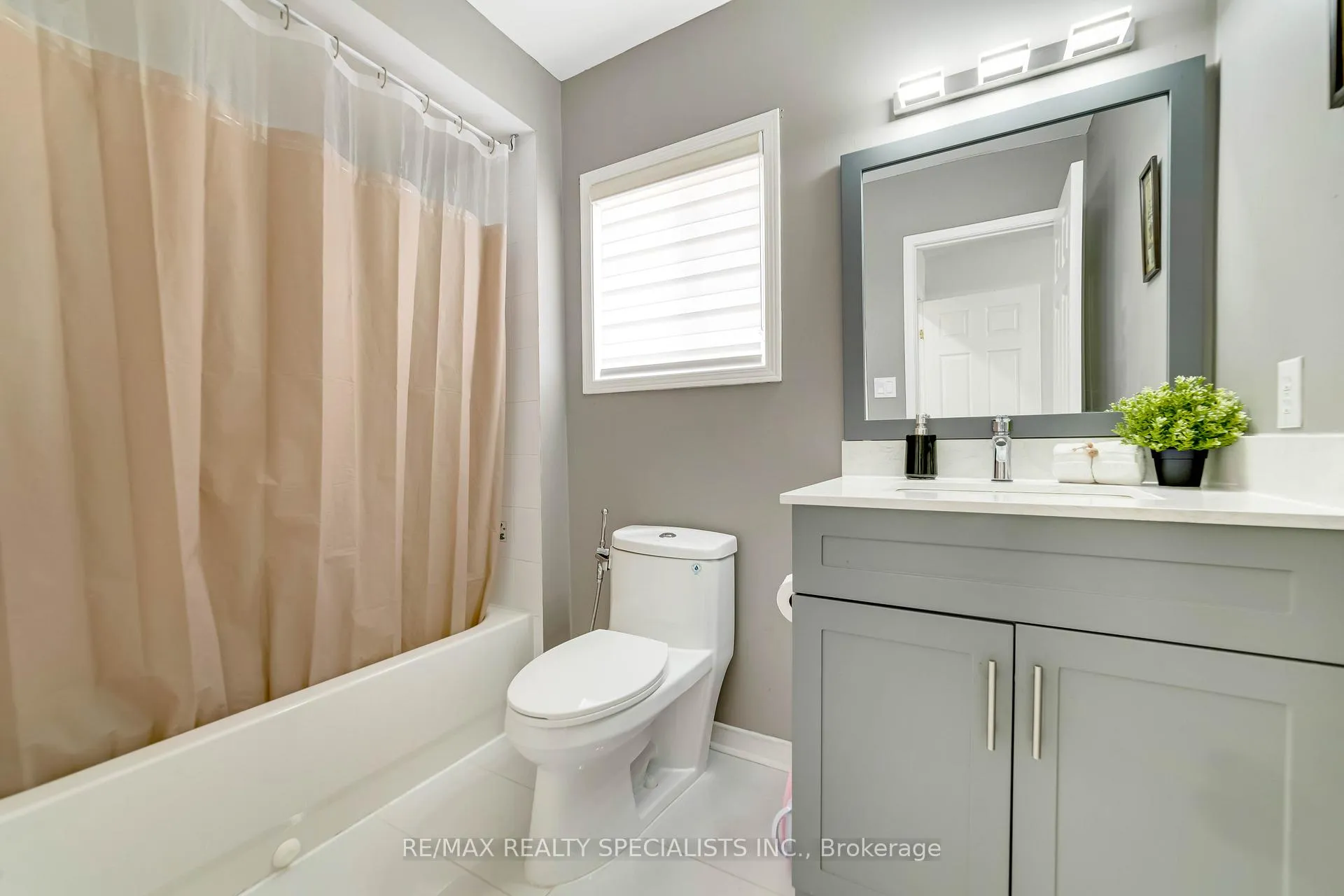 Photo 32 of 220 Cresthaven Road, Brampton, Snelgrove — HOMEH