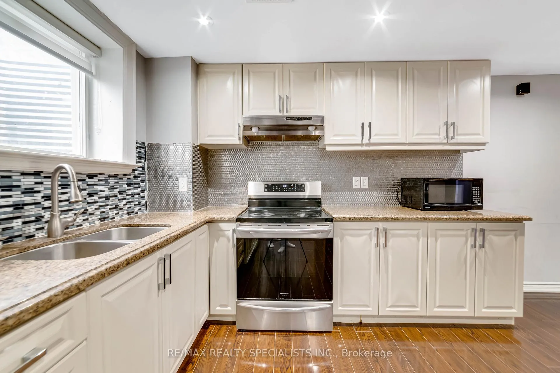 Photo 37 of 220 Cresthaven Road, Brampton, Snelgrove — HOMEH
