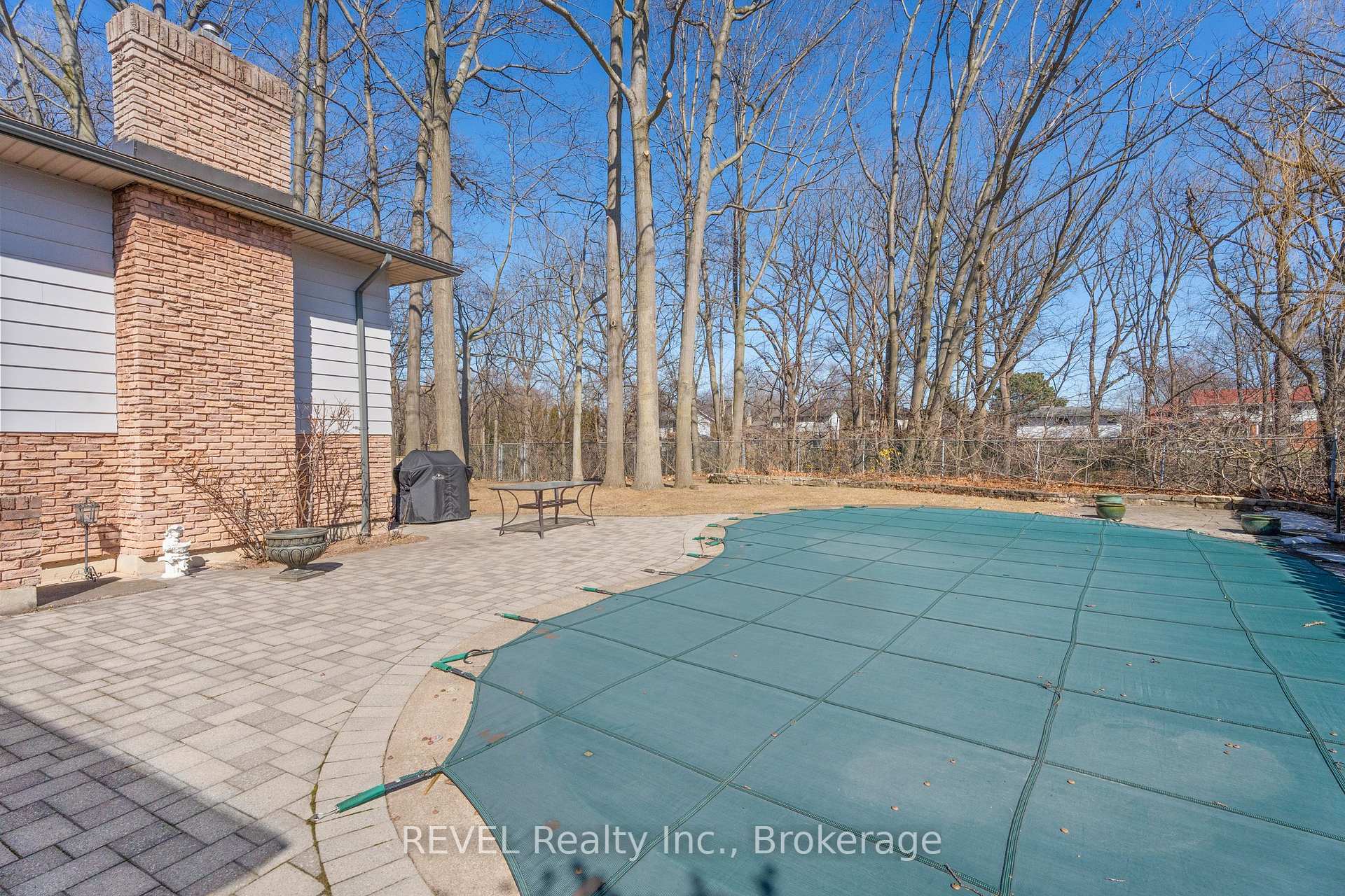 Photo 8 of 24 Butler Crescent N, St. Catharines, Lakeshore — HOMEH