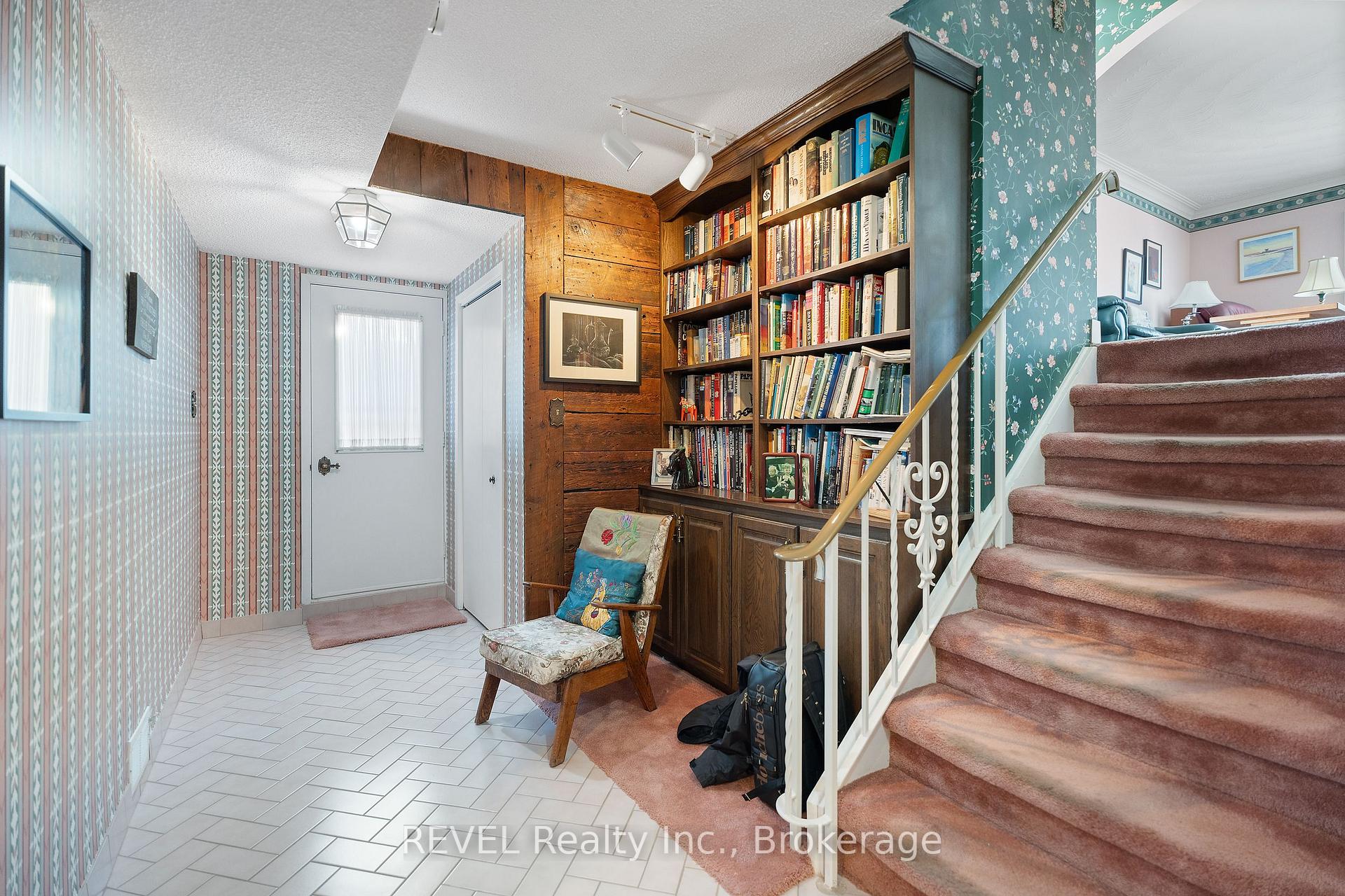 Photo 12 of 24 Butler Crescent N, St. Catharines, Lakeshore — HOMEH