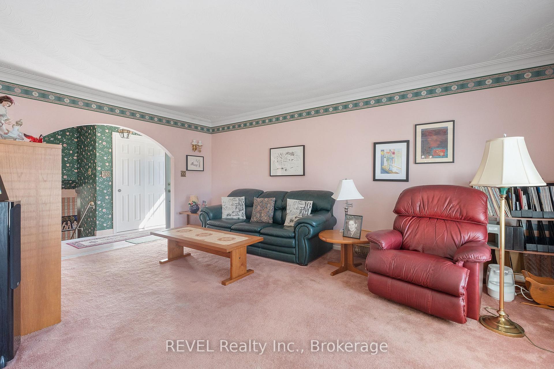 Photo 14 of 24 Butler Crescent N, St. Catharines, Lakeshore — HOMEH