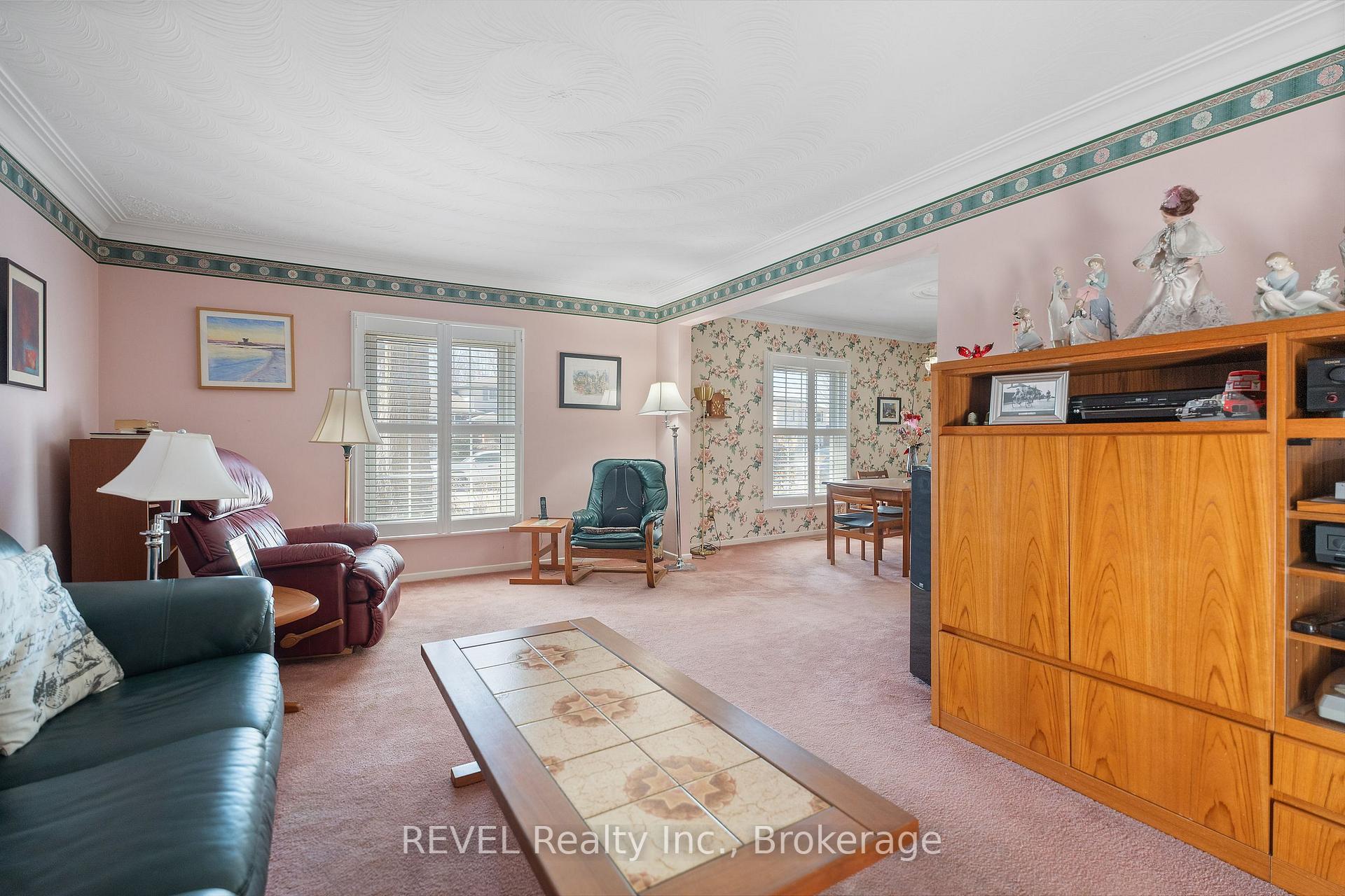 Photo 15 of 24 Butler Crescent N, St. Catharines, Lakeshore — HOMEH