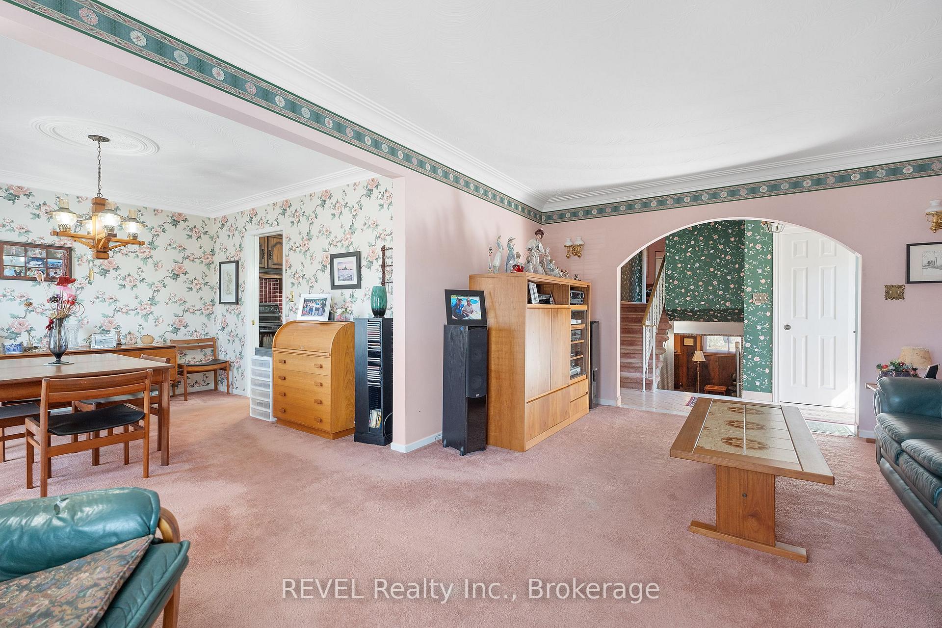 Photo 16 of 24 Butler Crescent N, St. Catharines, Lakeshore — HOMEH