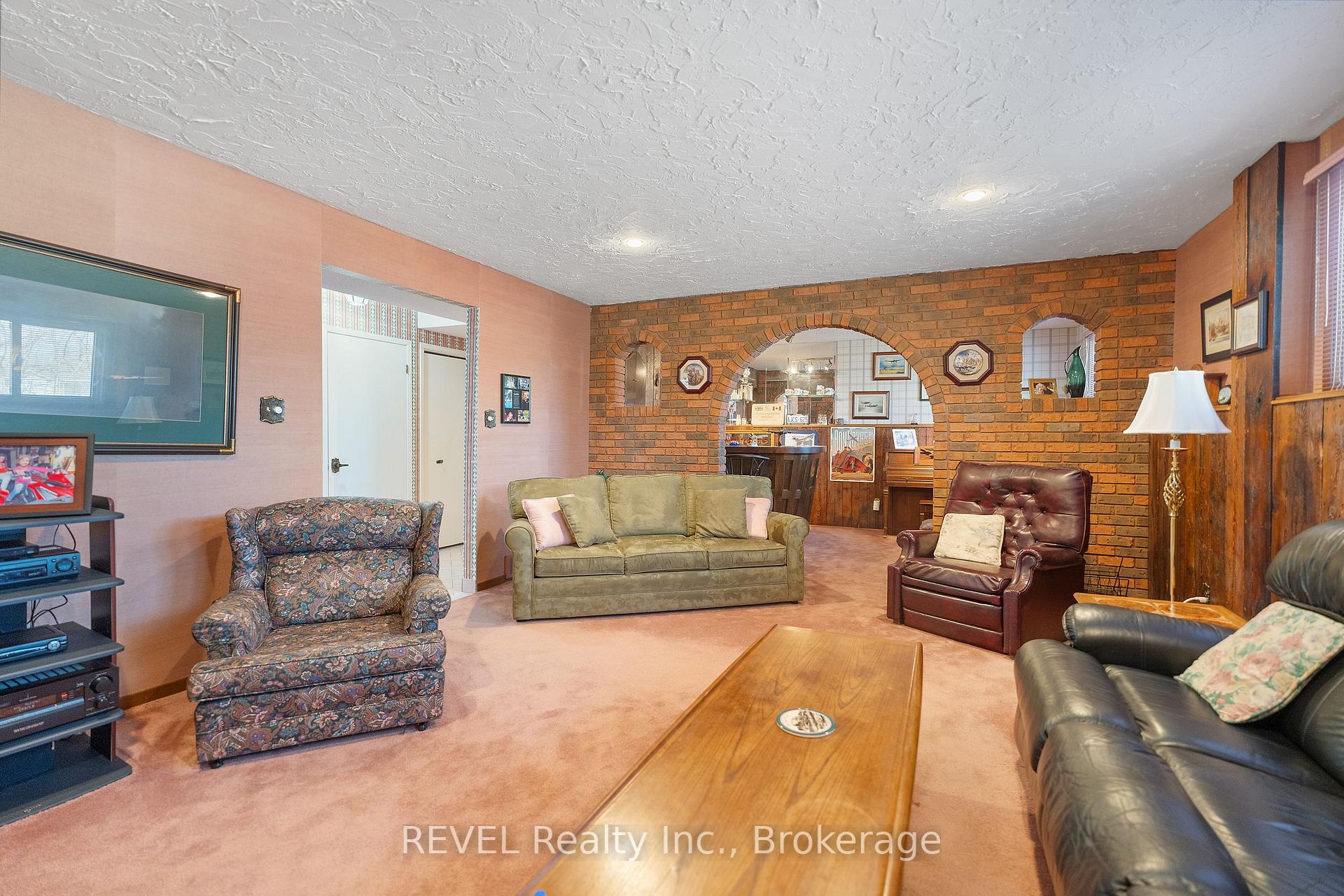 Photo 28 of 24 Butler Crescent N, St. Catharines, Lakeshore — HOMEH