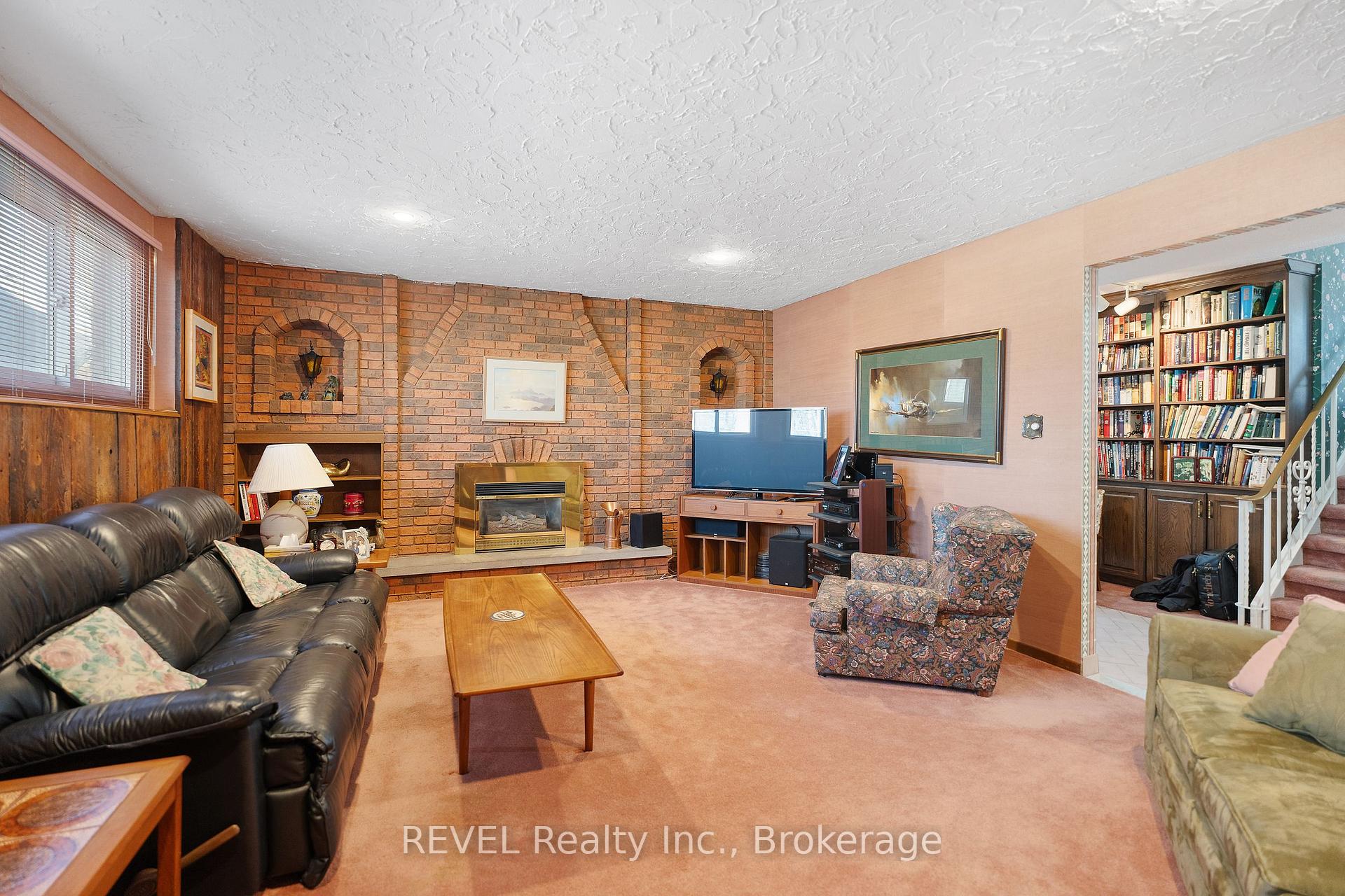 Photo 30 of 24 Butler Crescent N, St. Catharines, Lakeshore — HOMEH