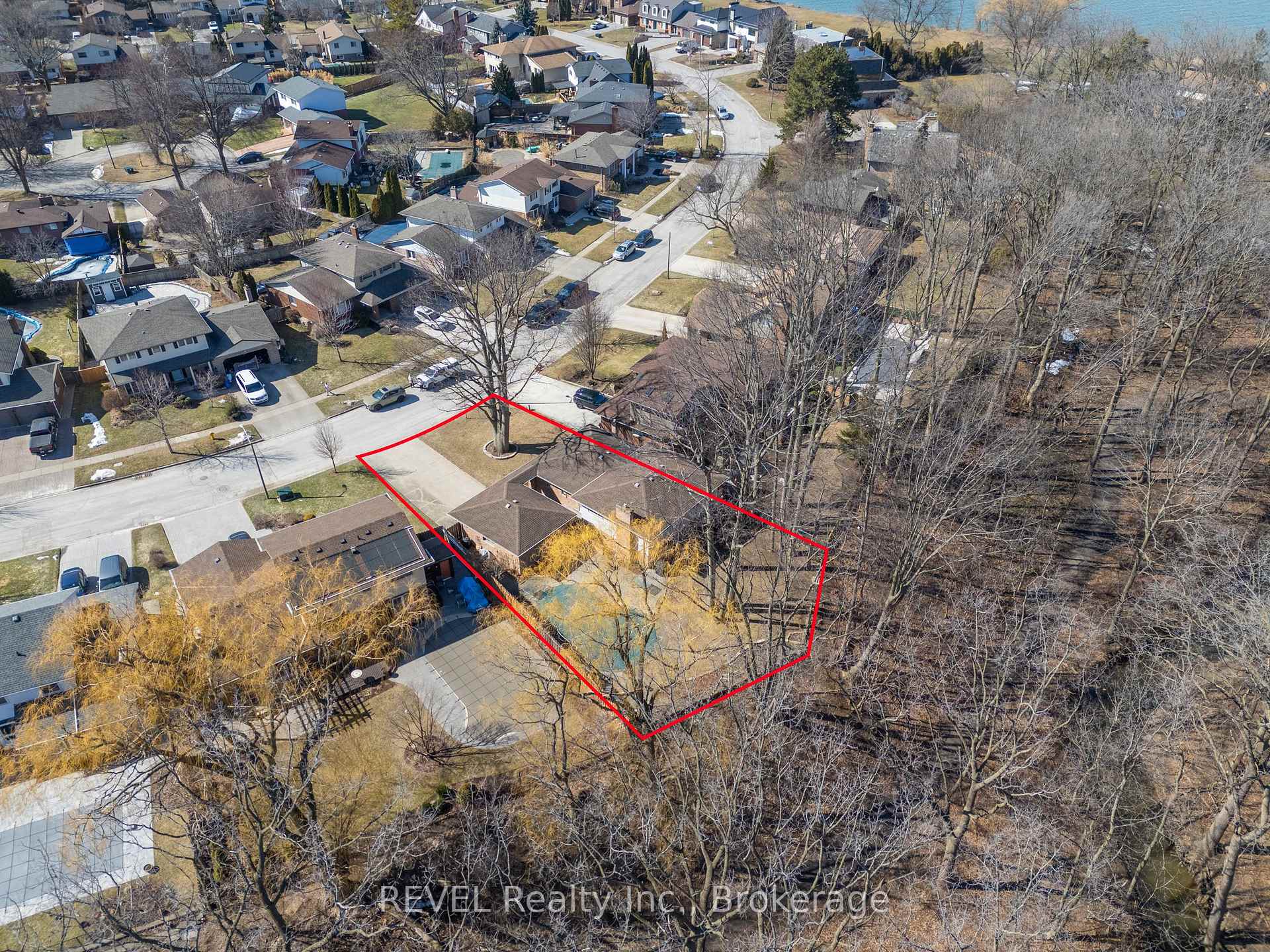 Photo 34 of 24 Butler Crescent N, St. Catharines, Lakeshore — HOMEH