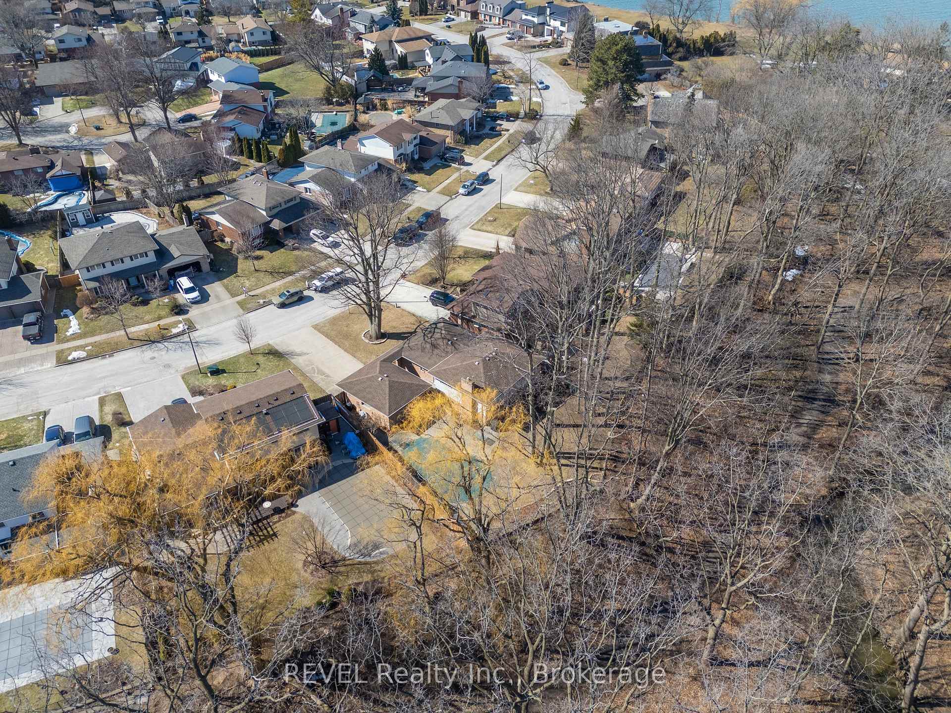 Photo 37 of 24 Butler Crescent N, St. Catharines, Lakeshore — HOMEH