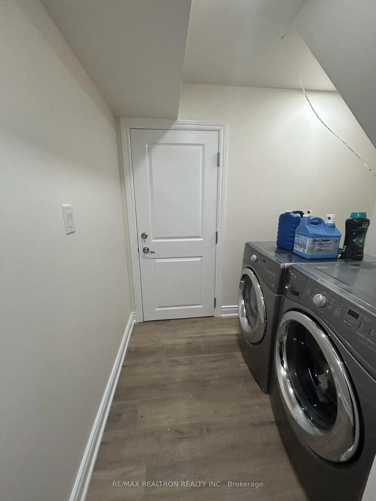 Photo 6 of Unit Bsmt, 13 Bengel Road, Brampton, Vales of Castlemore — HOMEH