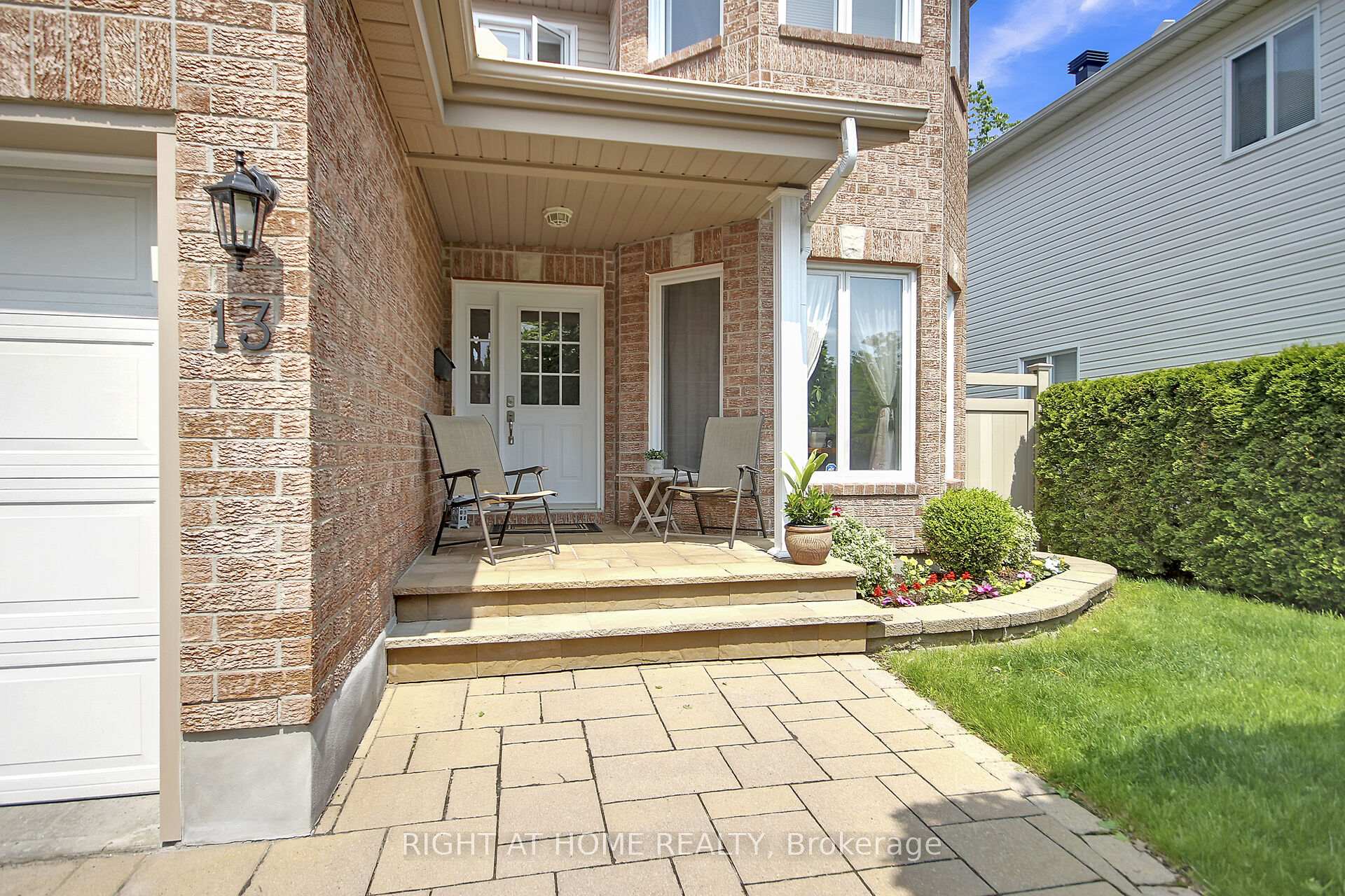 Photo 2 of 13 Sirocco Crescent, Ottawa, Stittsville (North) — HOMEH