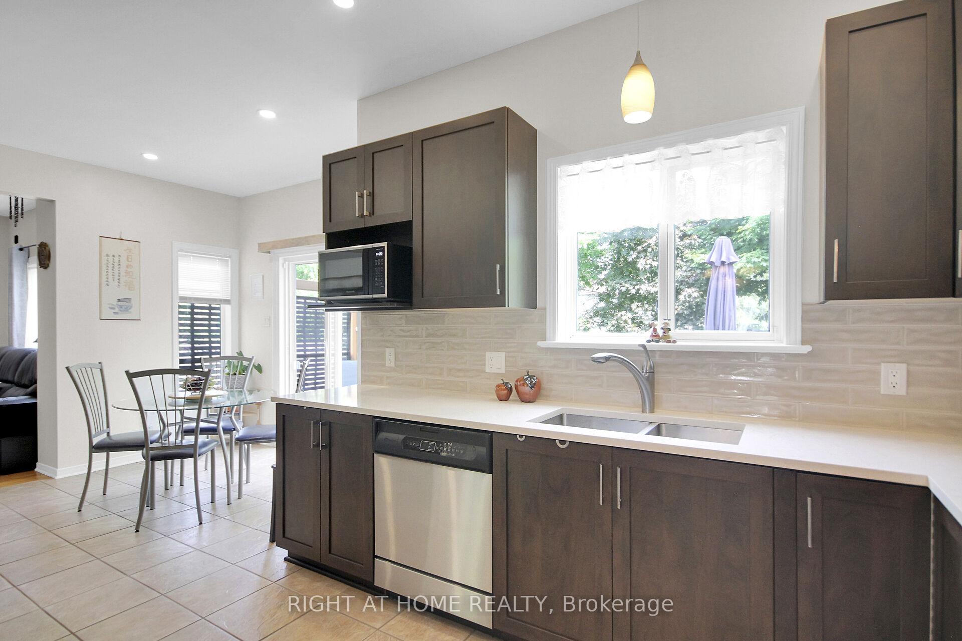 Photo 9 of 13 Sirocco Crescent, Ottawa, Stittsville (North) — HOMEH