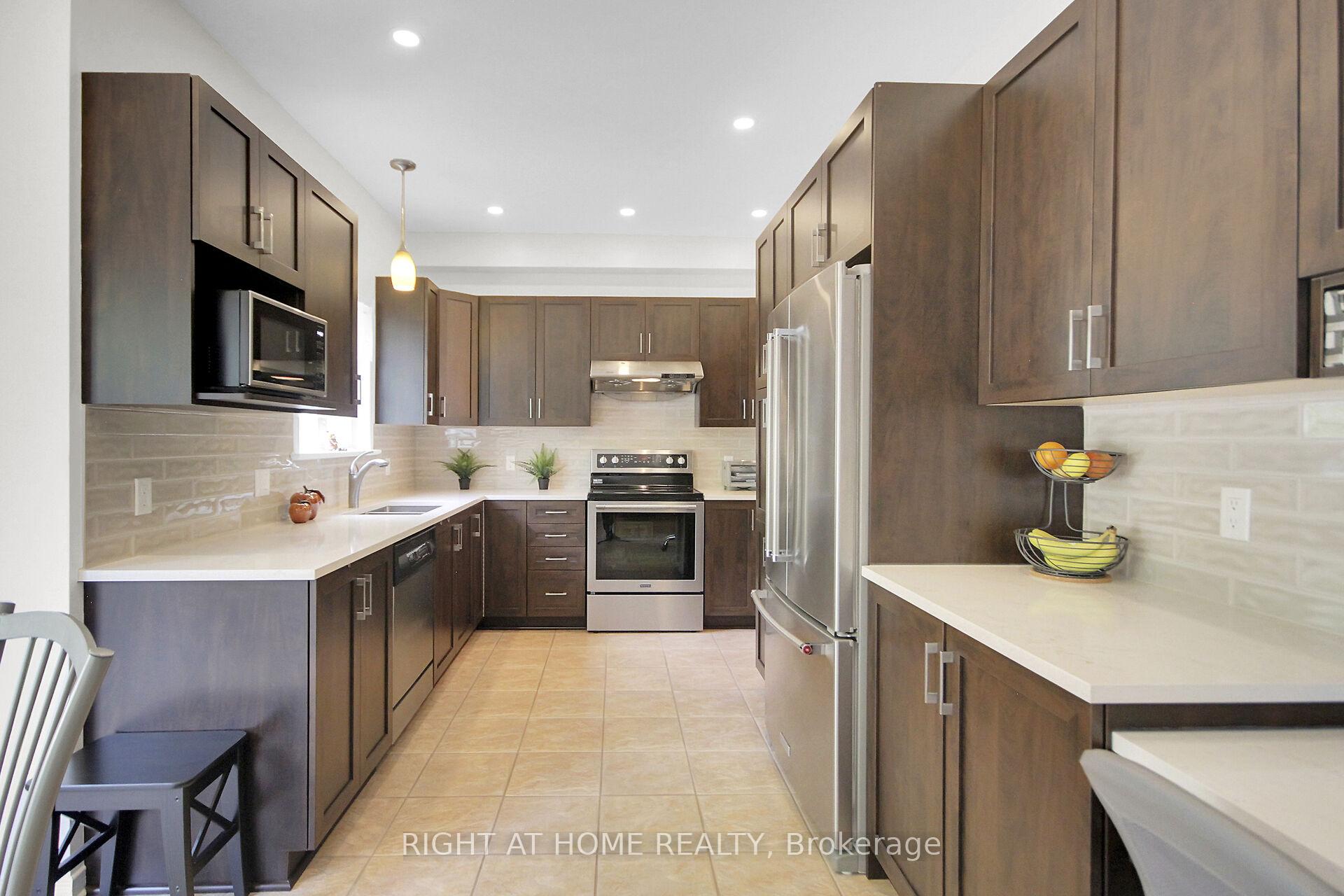 Photo 12 of 13 Sirocco Crescent, Ottawa, Stittsville (North) — HOMEH