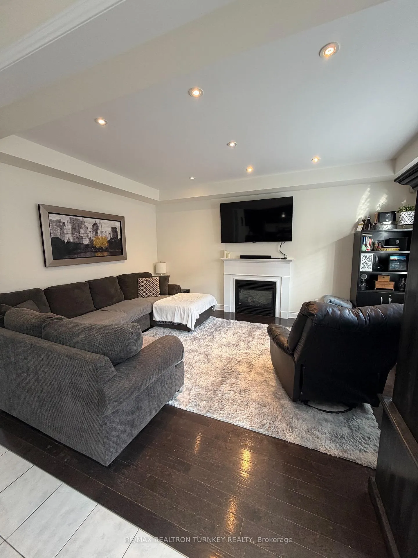 Photo 8 of 1100 Sherman Brock Circle, Newmarket, Stonehaven-Wyndham — HOMEH