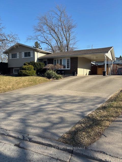 Photo 2 of 3 Beacon Hill Drive, St. Catharines, Burleigh Hill — HOMEH