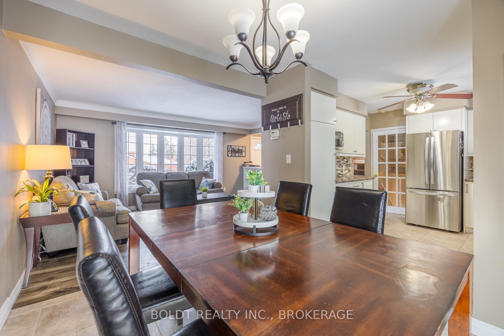 Photo 7 of 3 Beacon Hill Drive, St. Catharines, Burleigh Hill — HOMEH