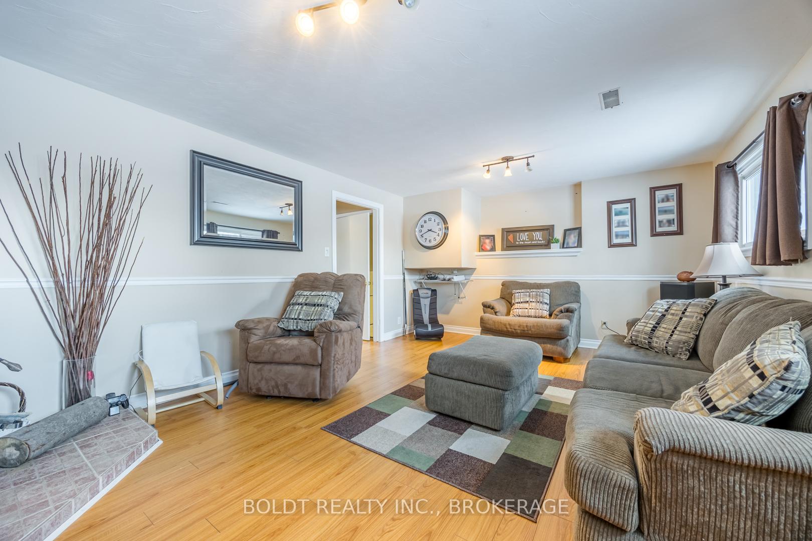Photo 20 of 3 Beacon Hill Drive, St. Catharines, Burleigh Hill — HOMEH
